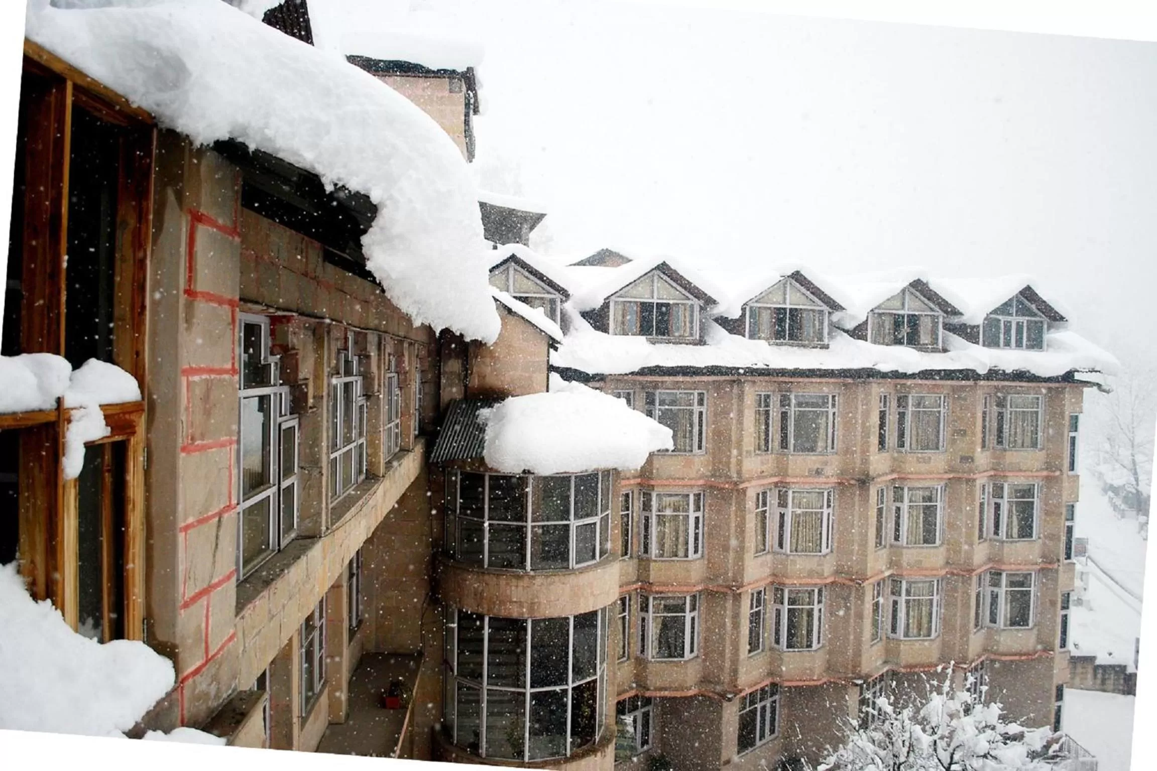 Winter in Bravia Hotel Manali Inn