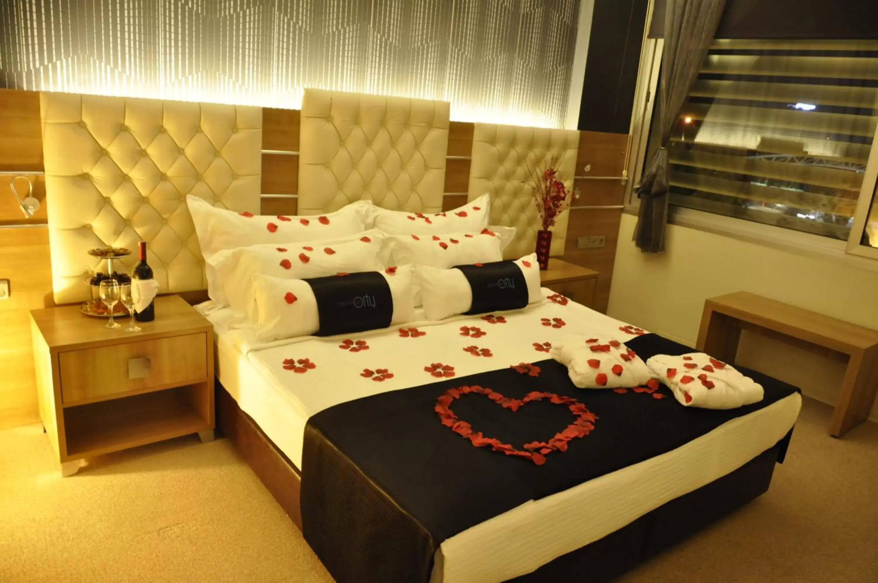 Bedroom, Bed in Orty Airport Hotel