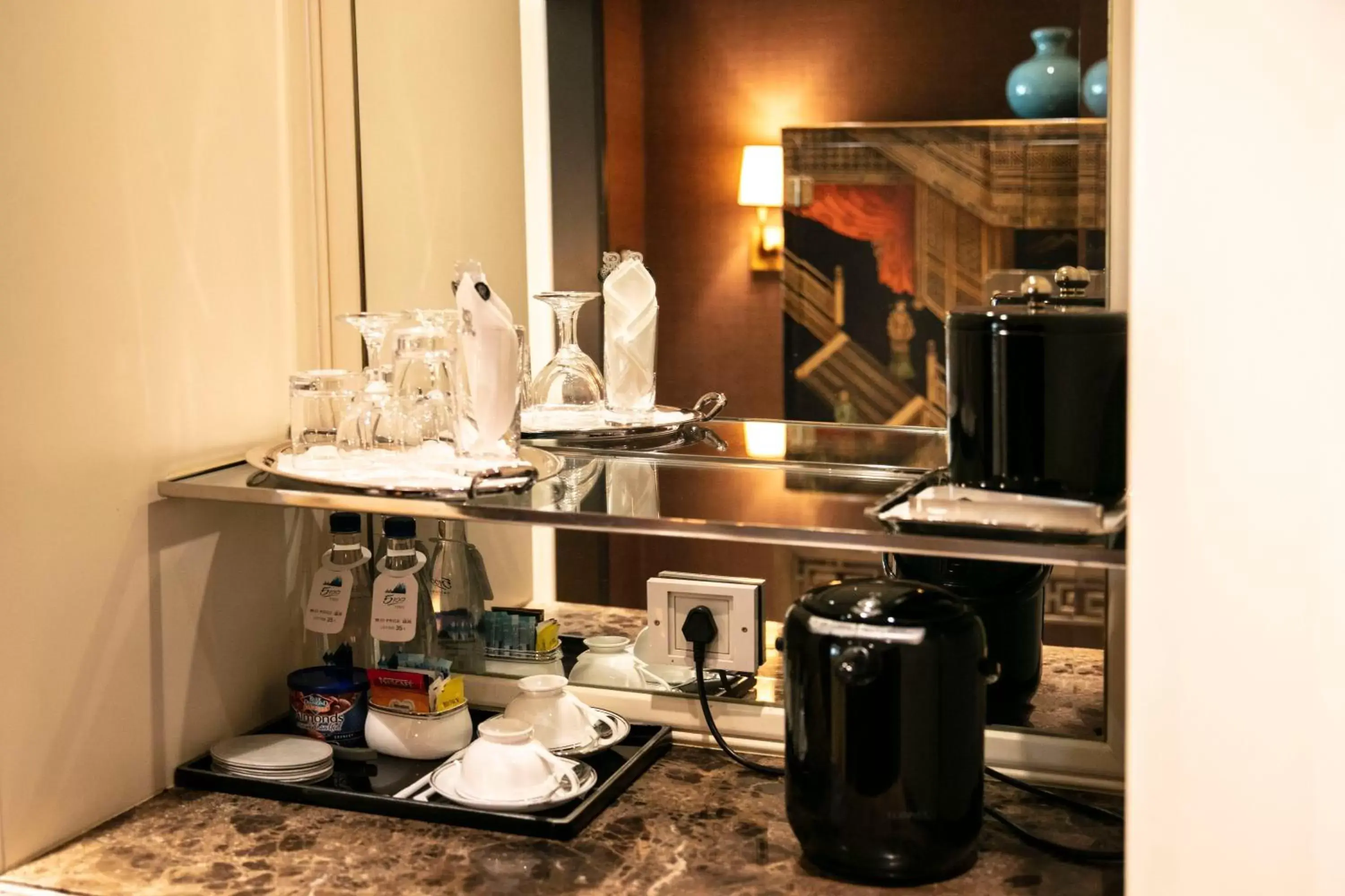 Coffee/tea facilities, Kitchen/Kitchenette in The St. Regis Beijing