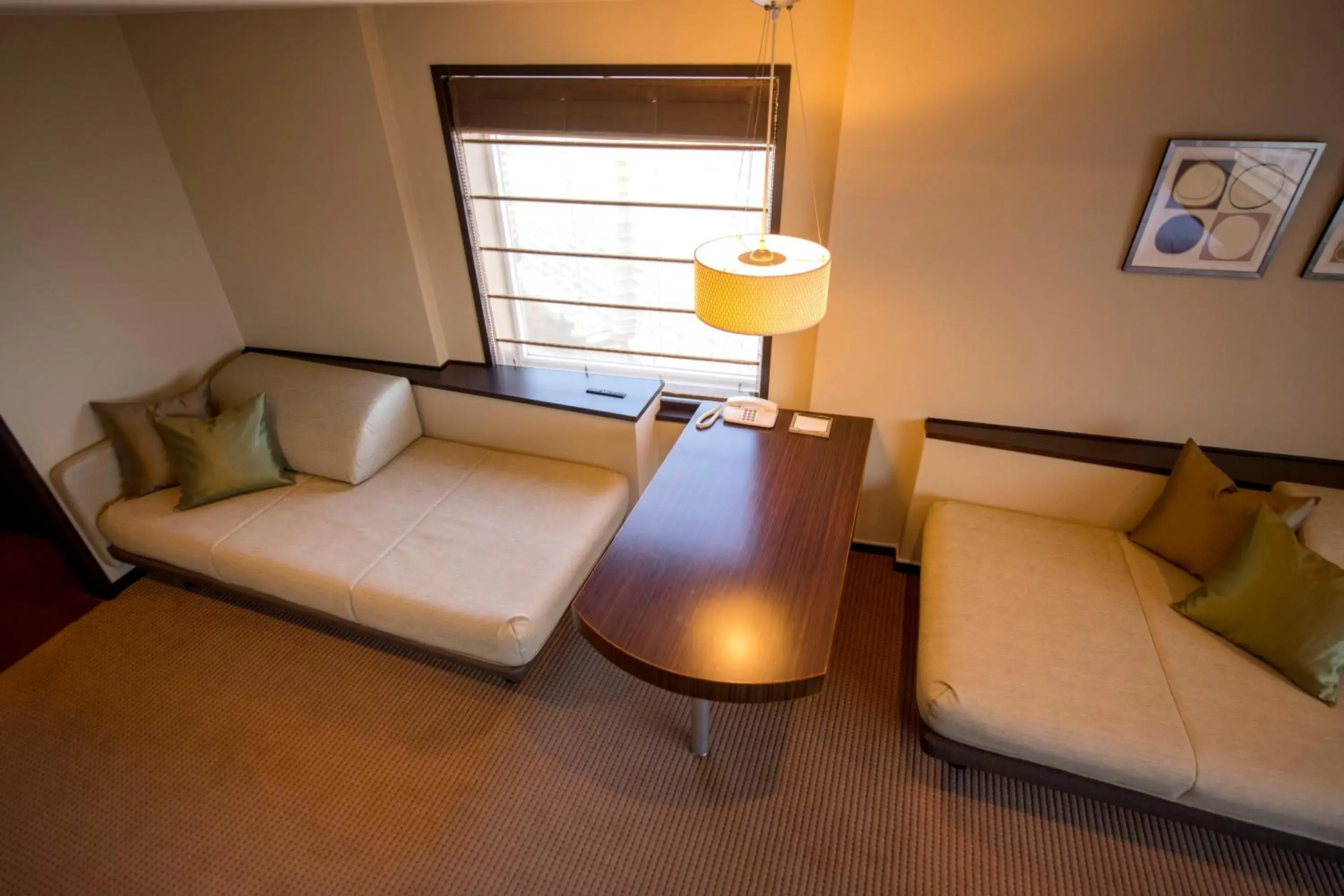 Photo of the whole room, Seating Area in Urayasu Brighton Hotel Tokyo Bay
