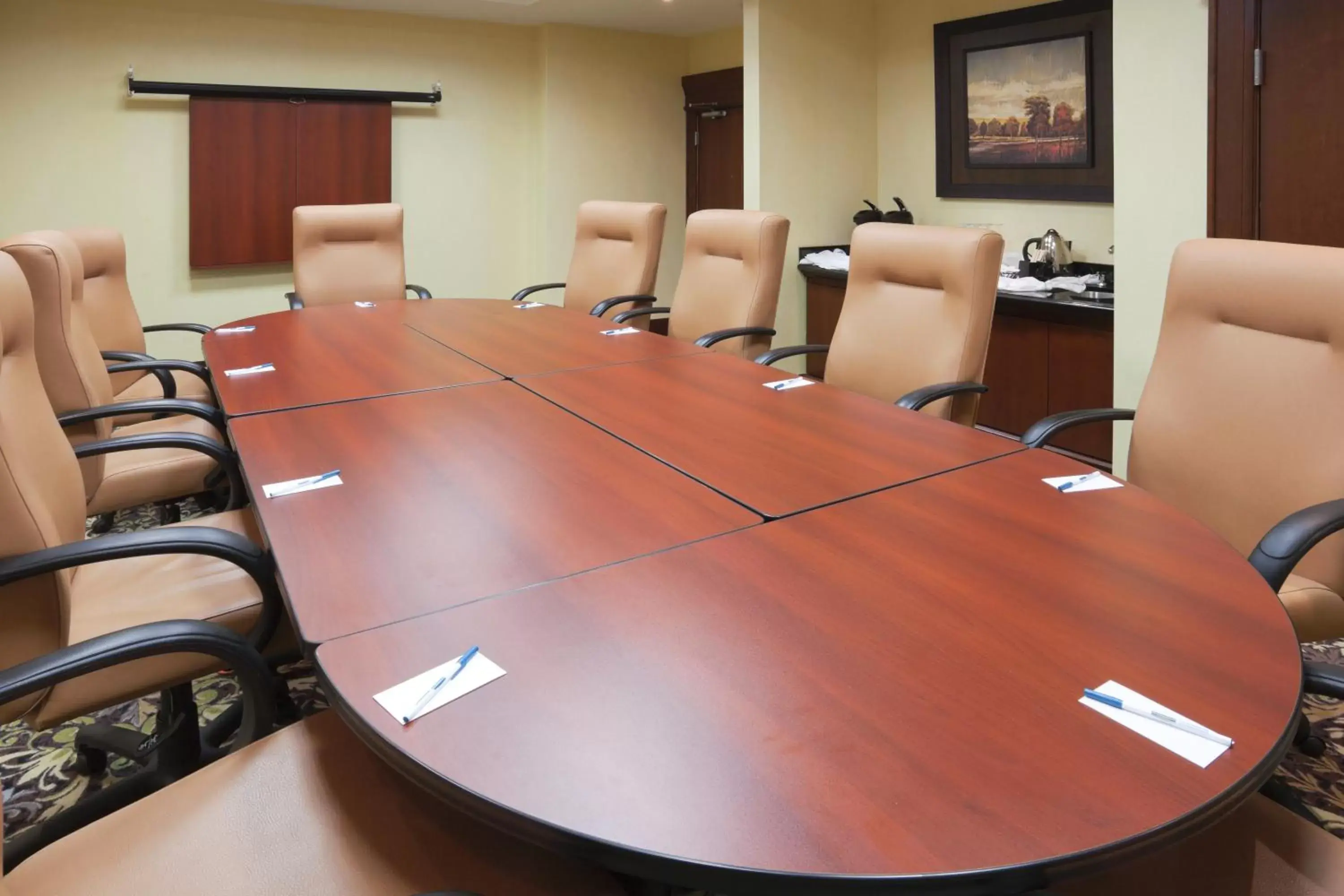 Meeting/conference room in Staybridge Suites Guelph, an IHG Hotel