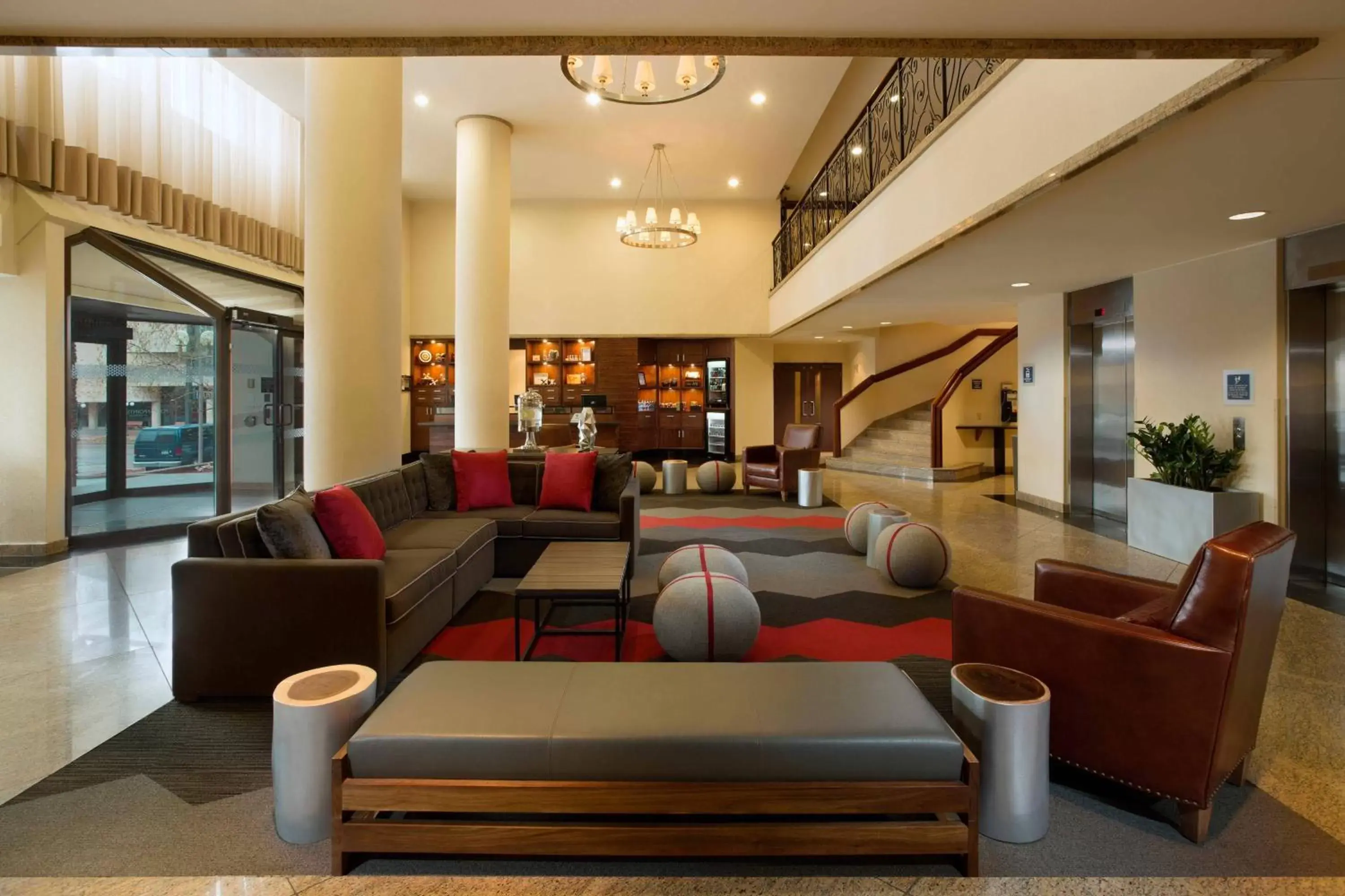 Lobby or reception, Restaurant/Places to Eat in Four Points by Sheraton Hotel & Conference Centre Gatineau-Ottawa