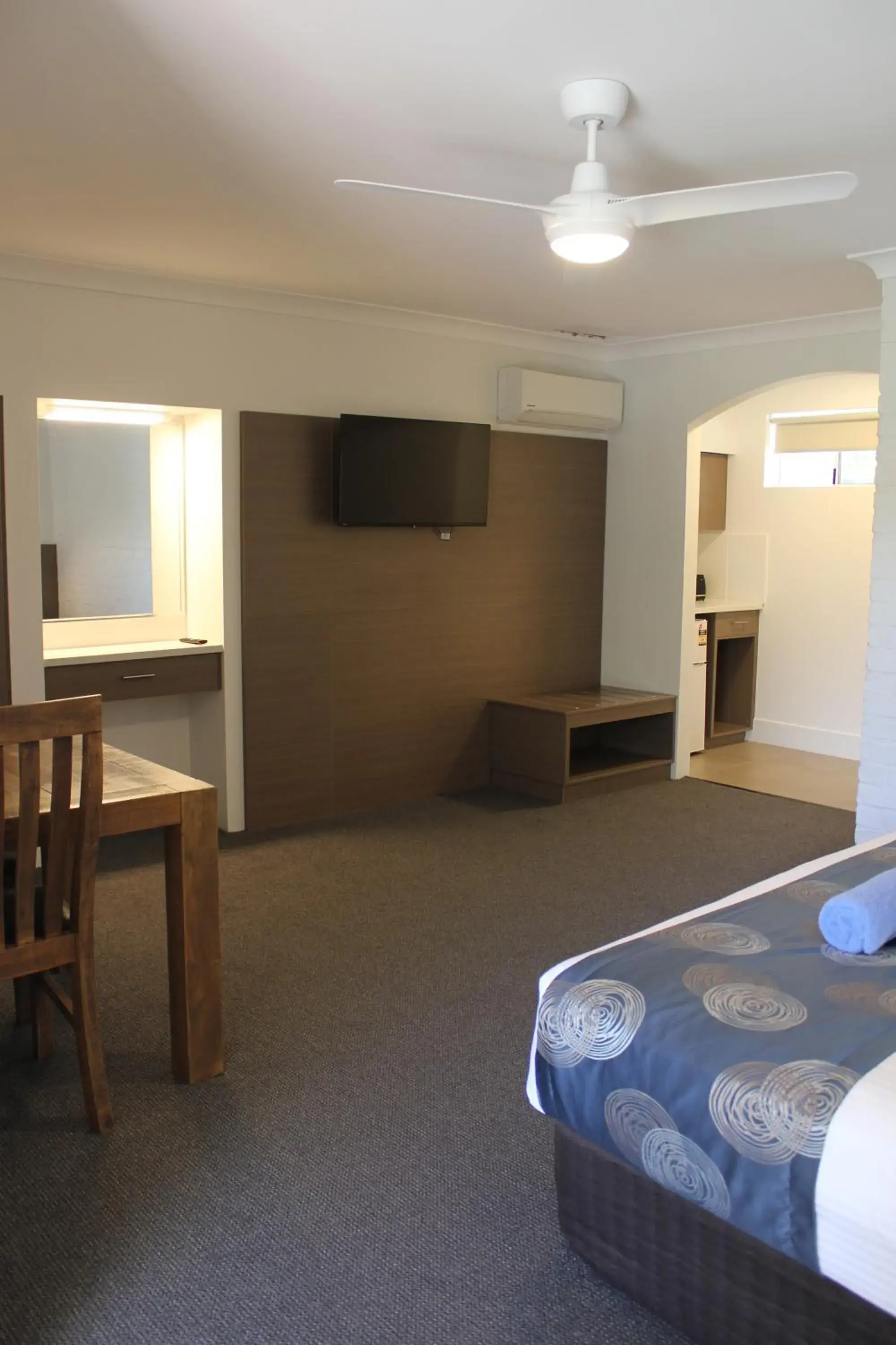 Photo of the whole room, Bed in Aston Motel Yamba