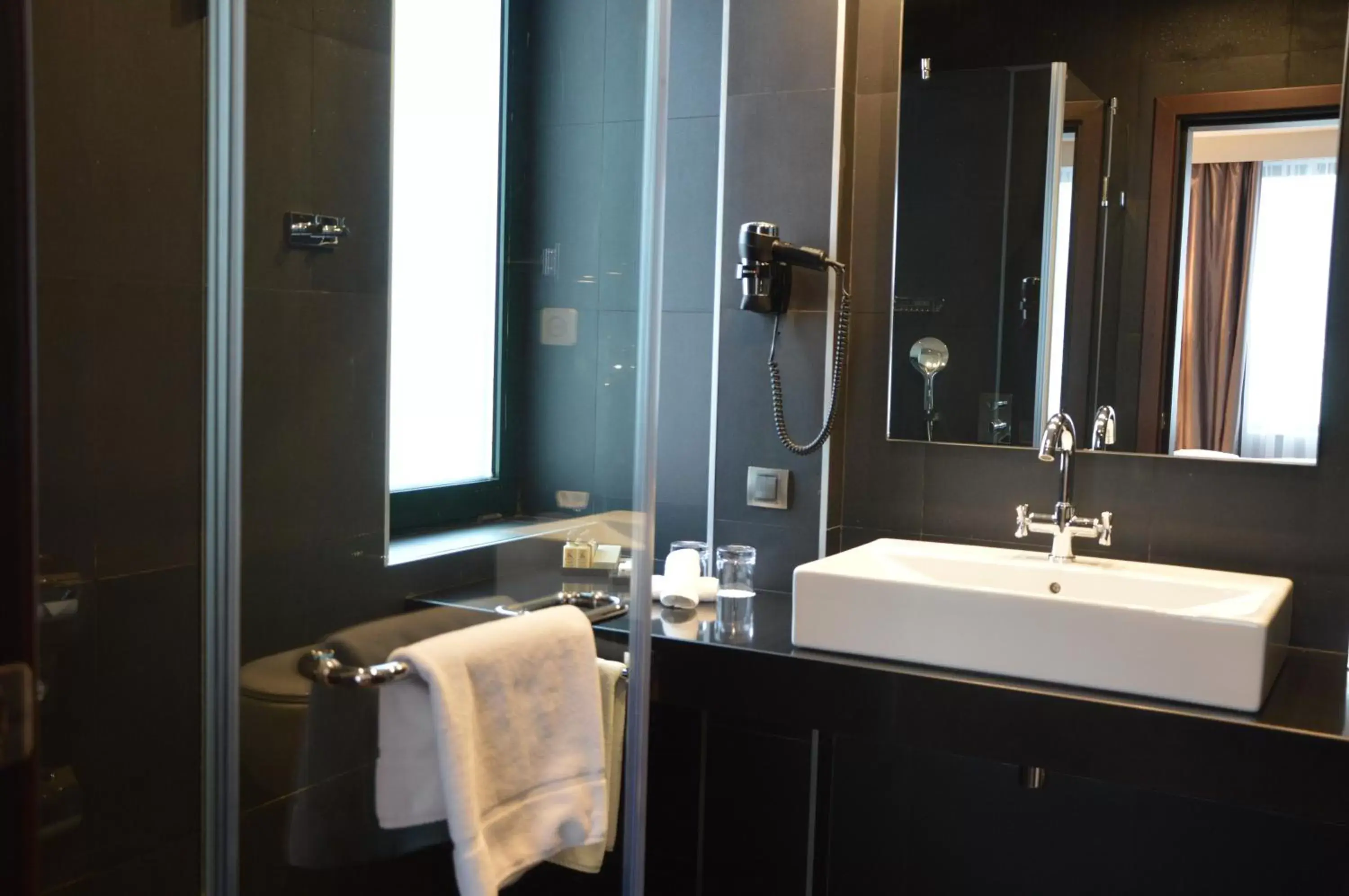 Photo of the whole room, Bathroom in InterContinental Sofia, an IHG Hotel