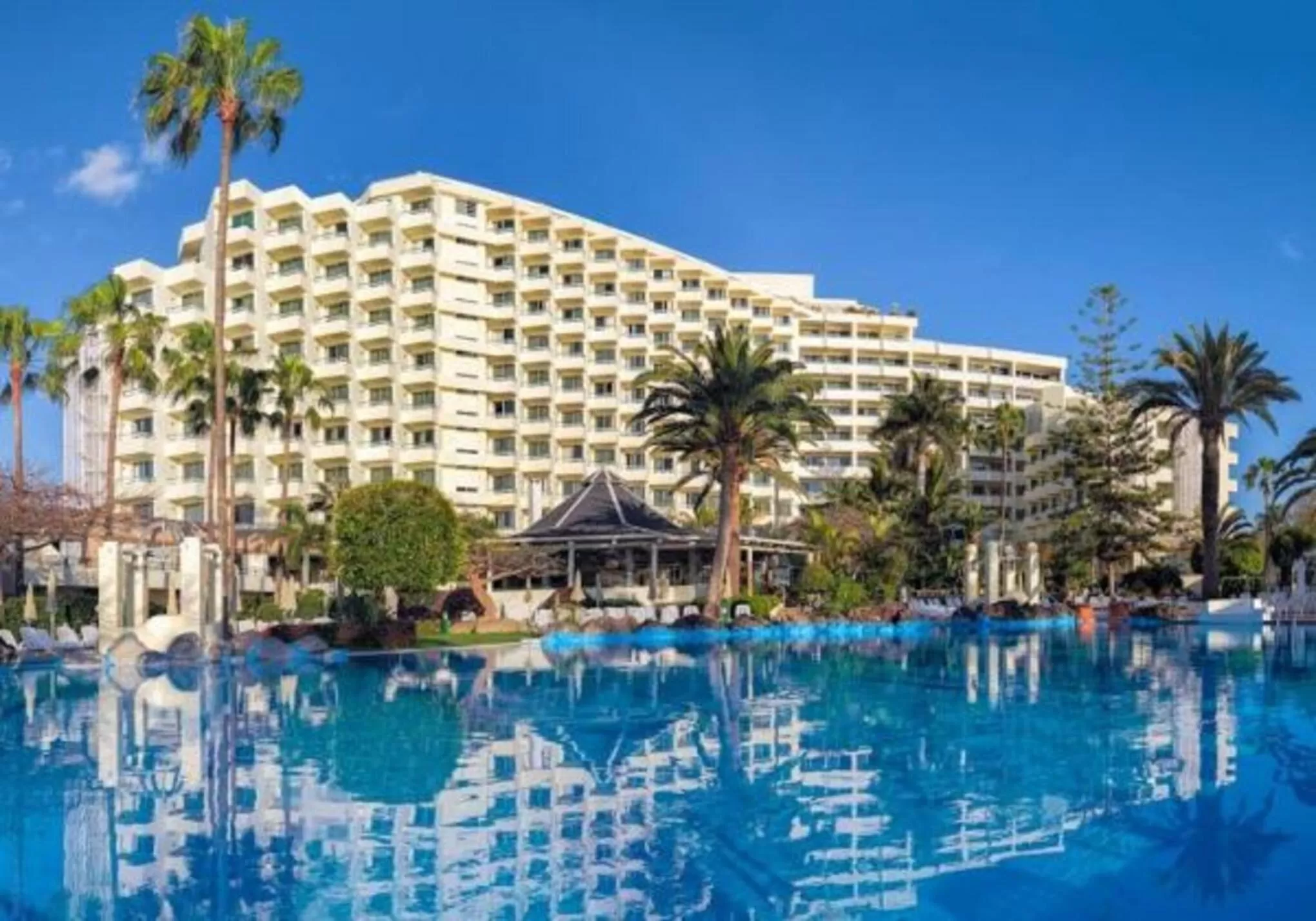 Property building in H10 Las Palmeras