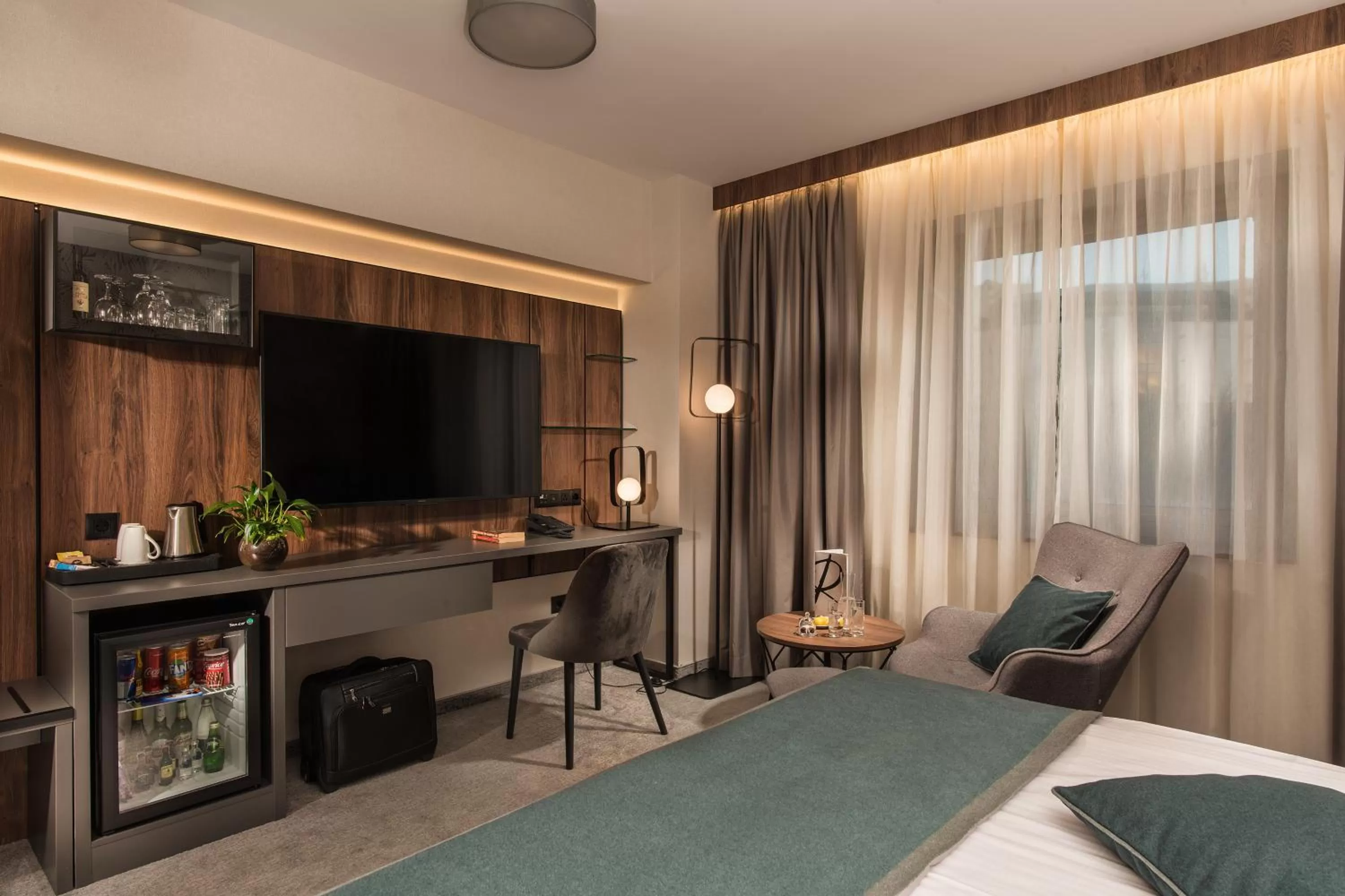TV and multimedia, Bed in Rosslyn Central Park Hotel Sofia