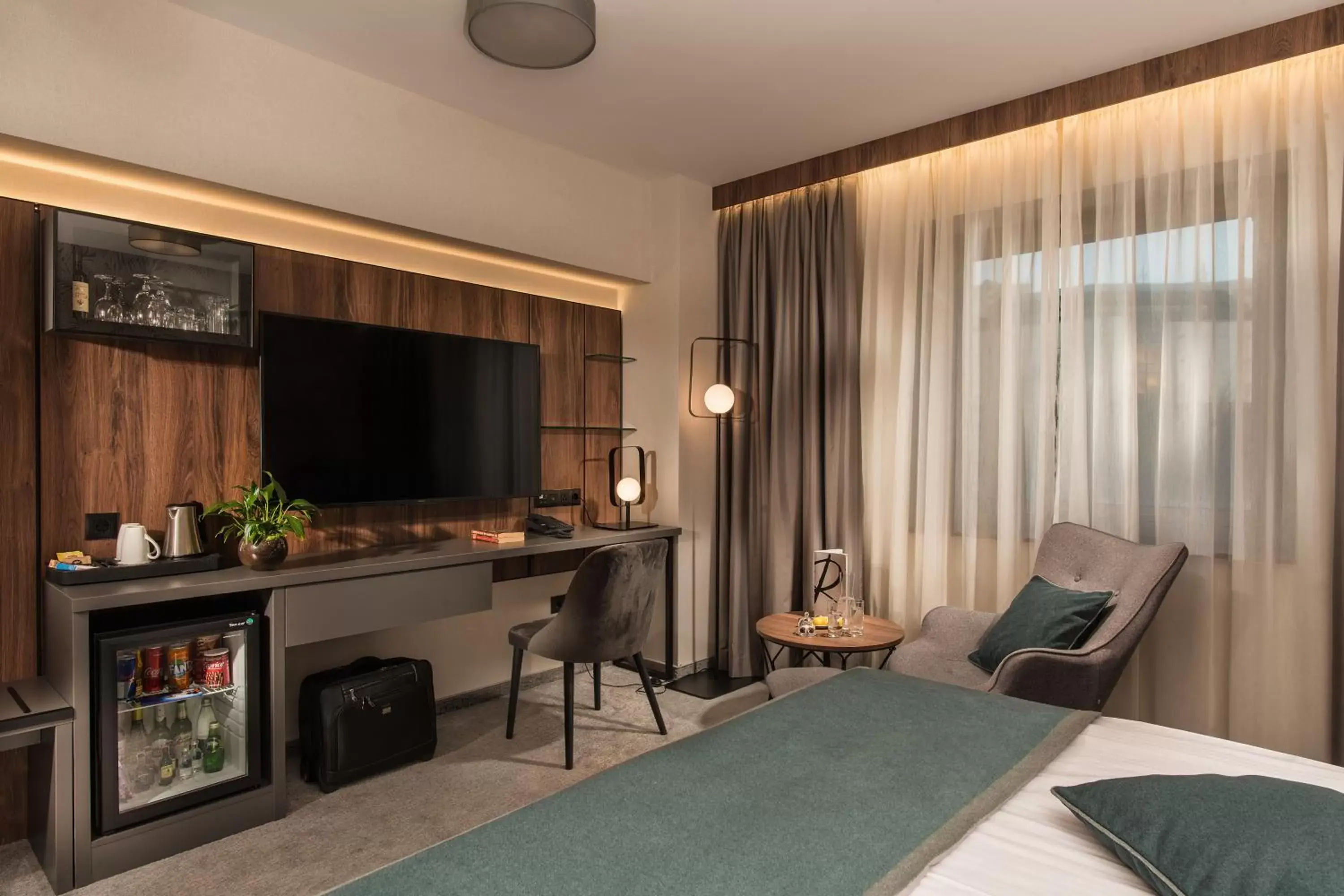 TV and multimedia, TV/Entertainment Center in Rosslyn Central Park Hotel Sofia