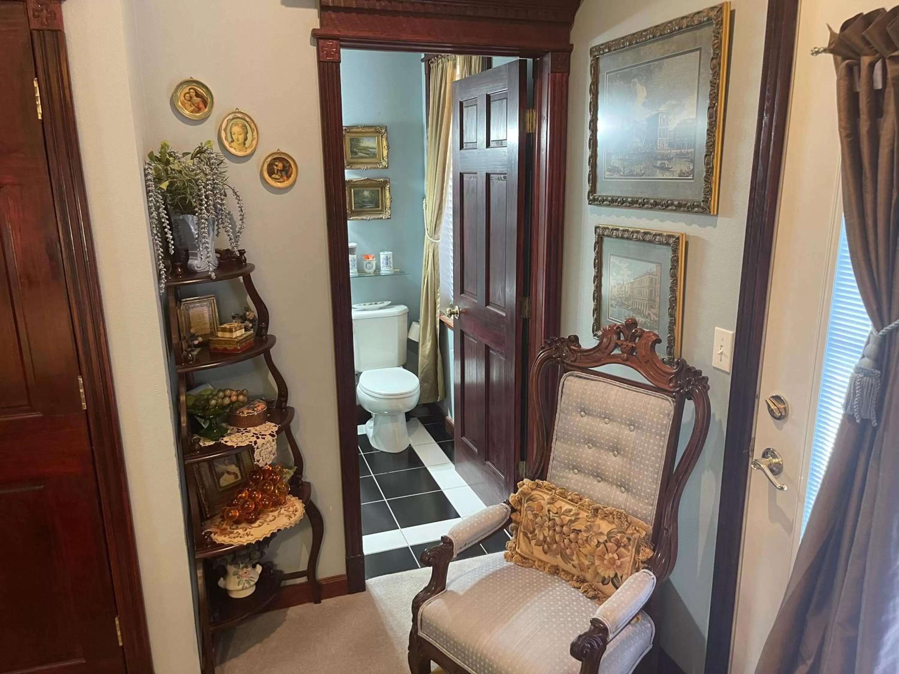 Bathroom in Big Yellow Inn