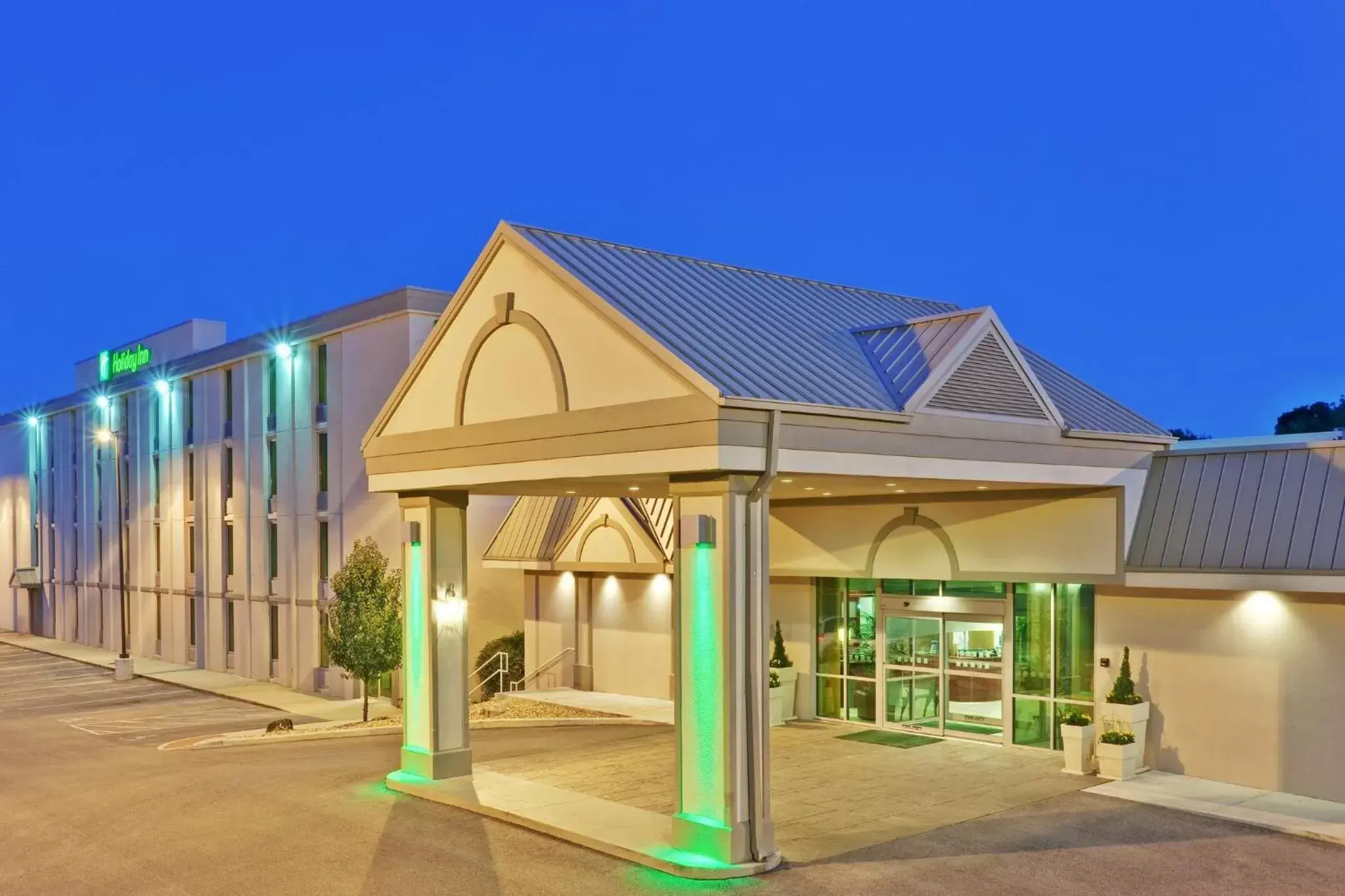 Property Building in Holiday Inn Bloomington-University Area, an IHG Hotel