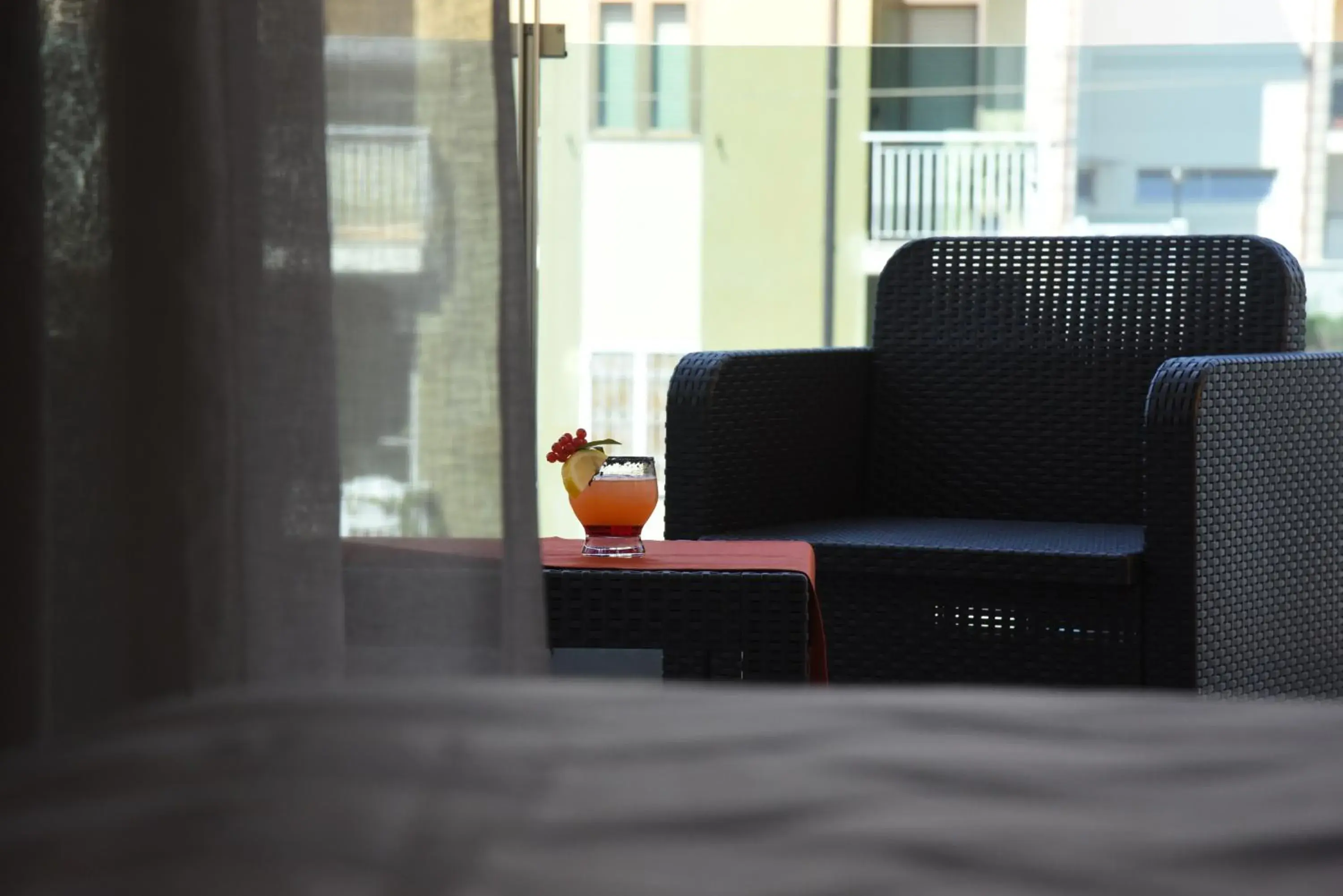 Balcony/Terrace, Seating Area in Hotel Niagara