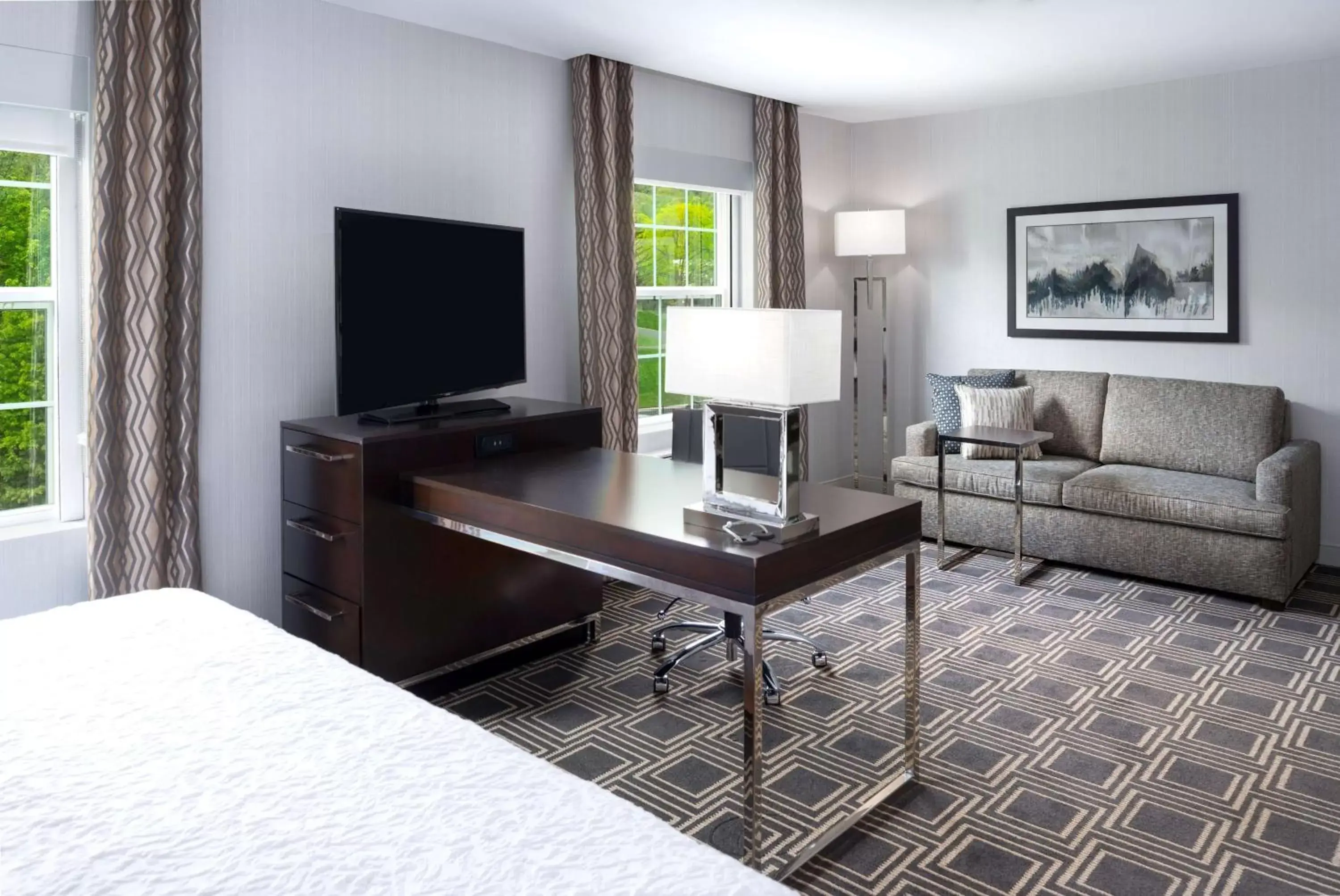 Bedroom, Seating Area in Hampton Inn & Suites Bridgewater, NJ