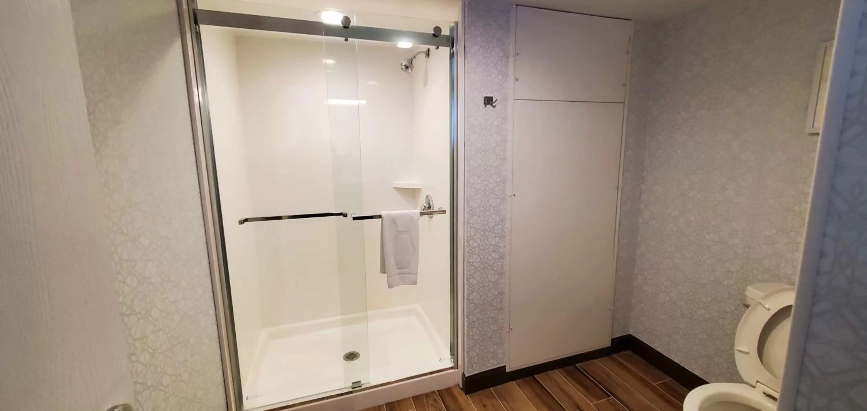 Bathroom in Hampton Inn - Hillsville