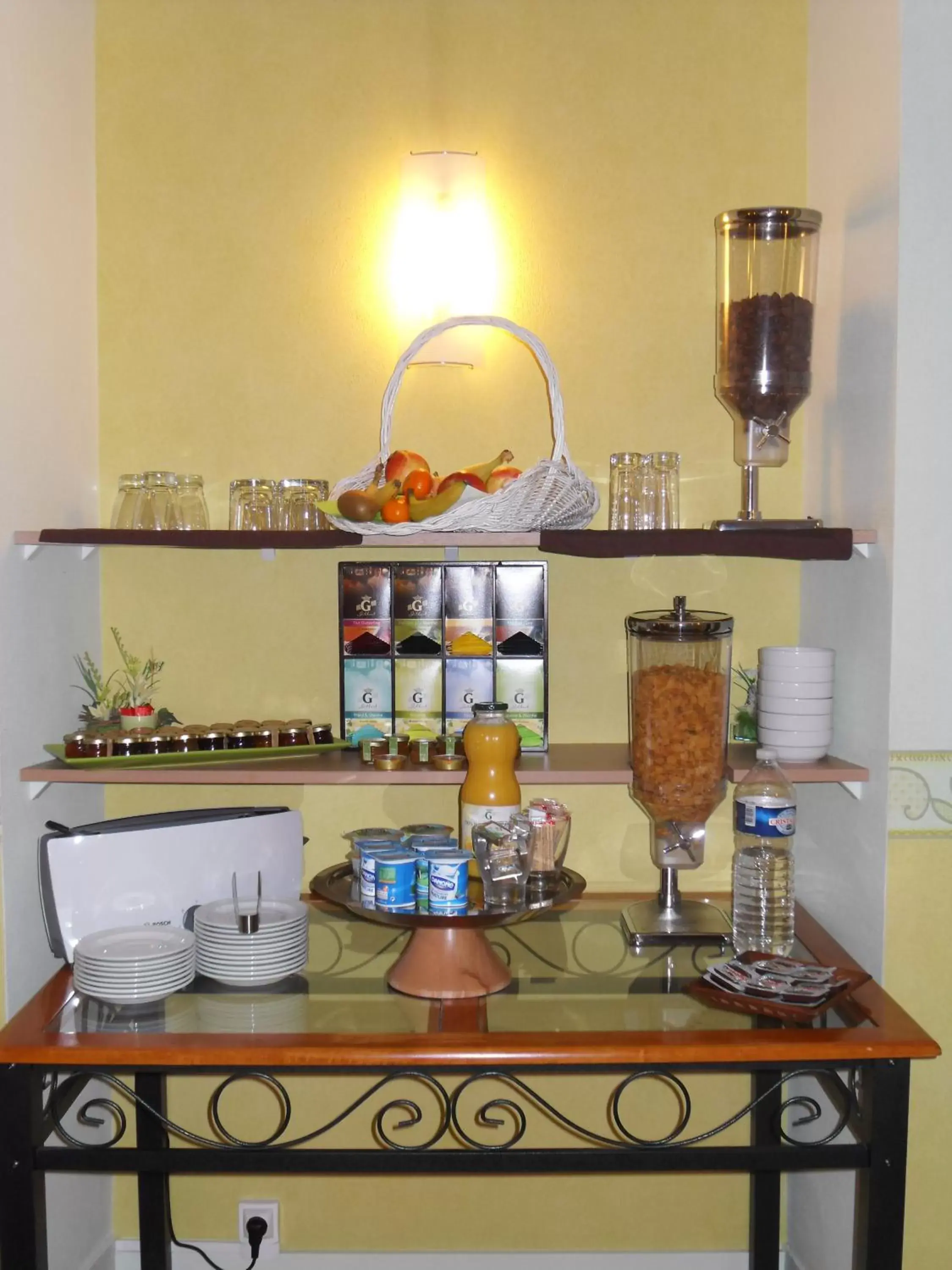 Food and drinks, Kitchen/Kitchenette in Hôtel Adour