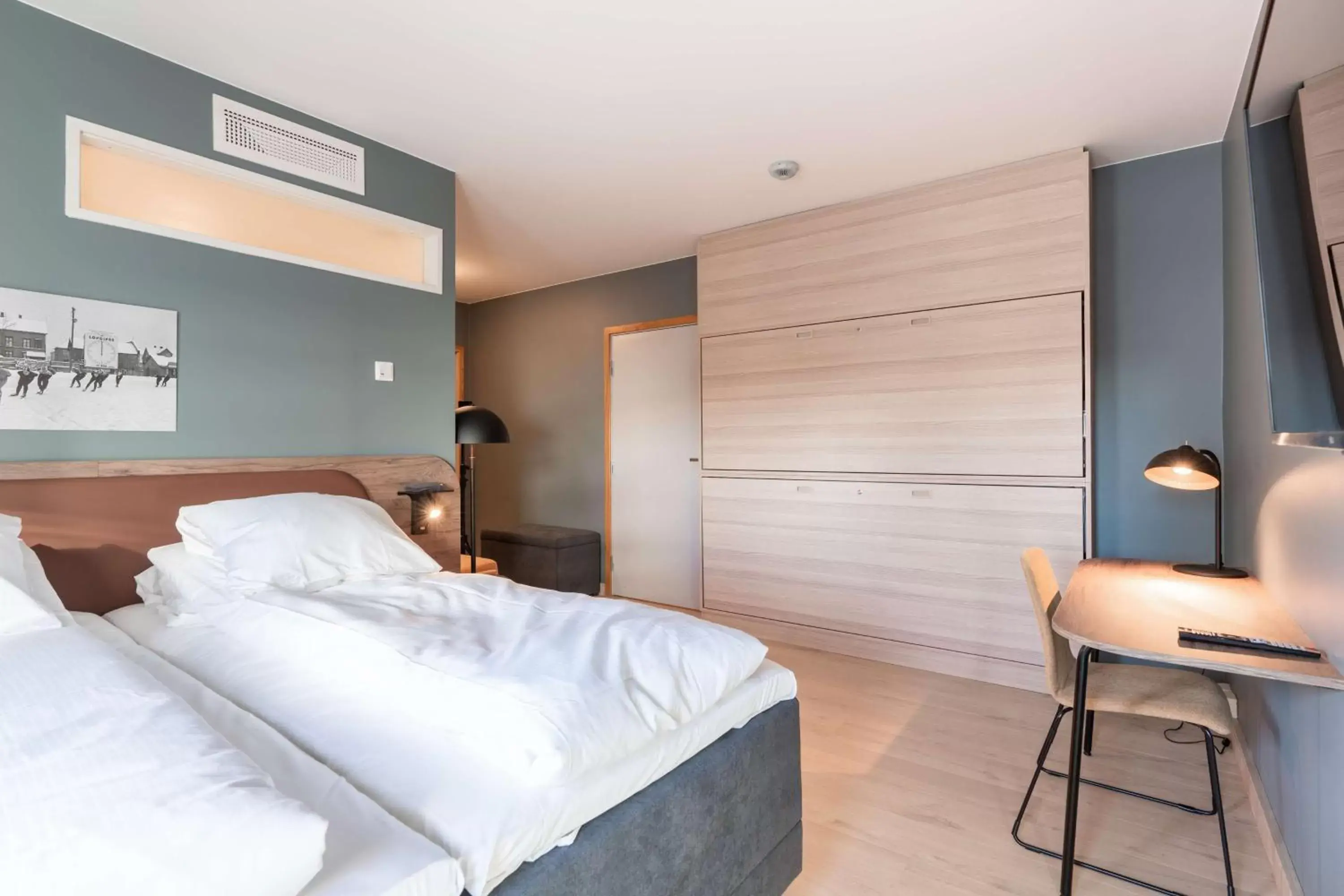 Bedroom, Bed in Scandic Hamar