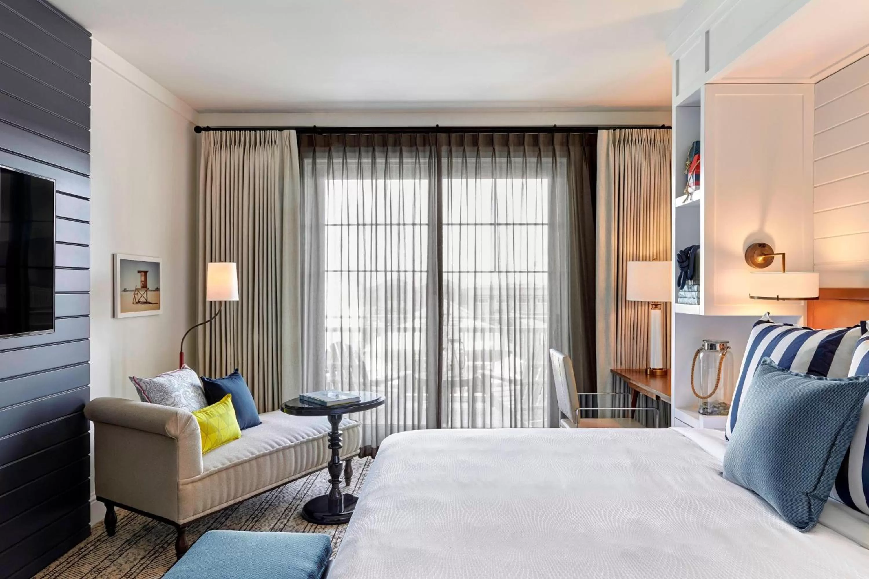 Photo of the whole room, Bed in Lido House, Autograph Collection