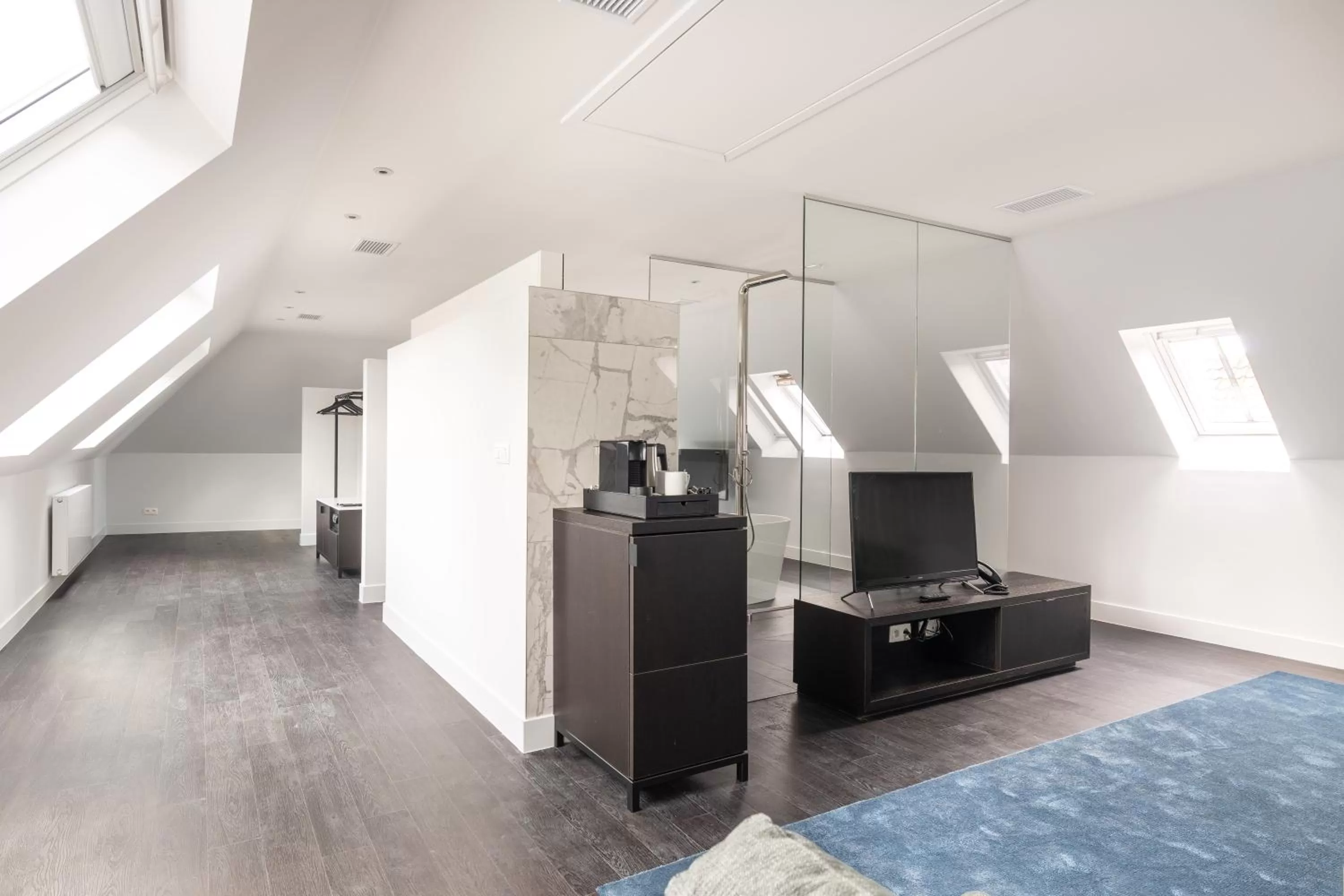 TV and multimedia in Boutique Hotel Sablon by CW Hotel Collection