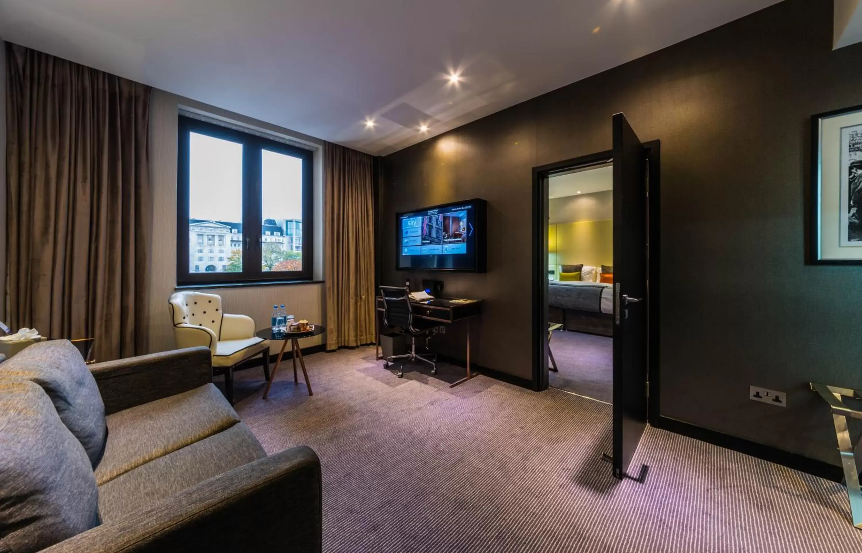 TV and multimedia in Montcalm Royal London House-City of London