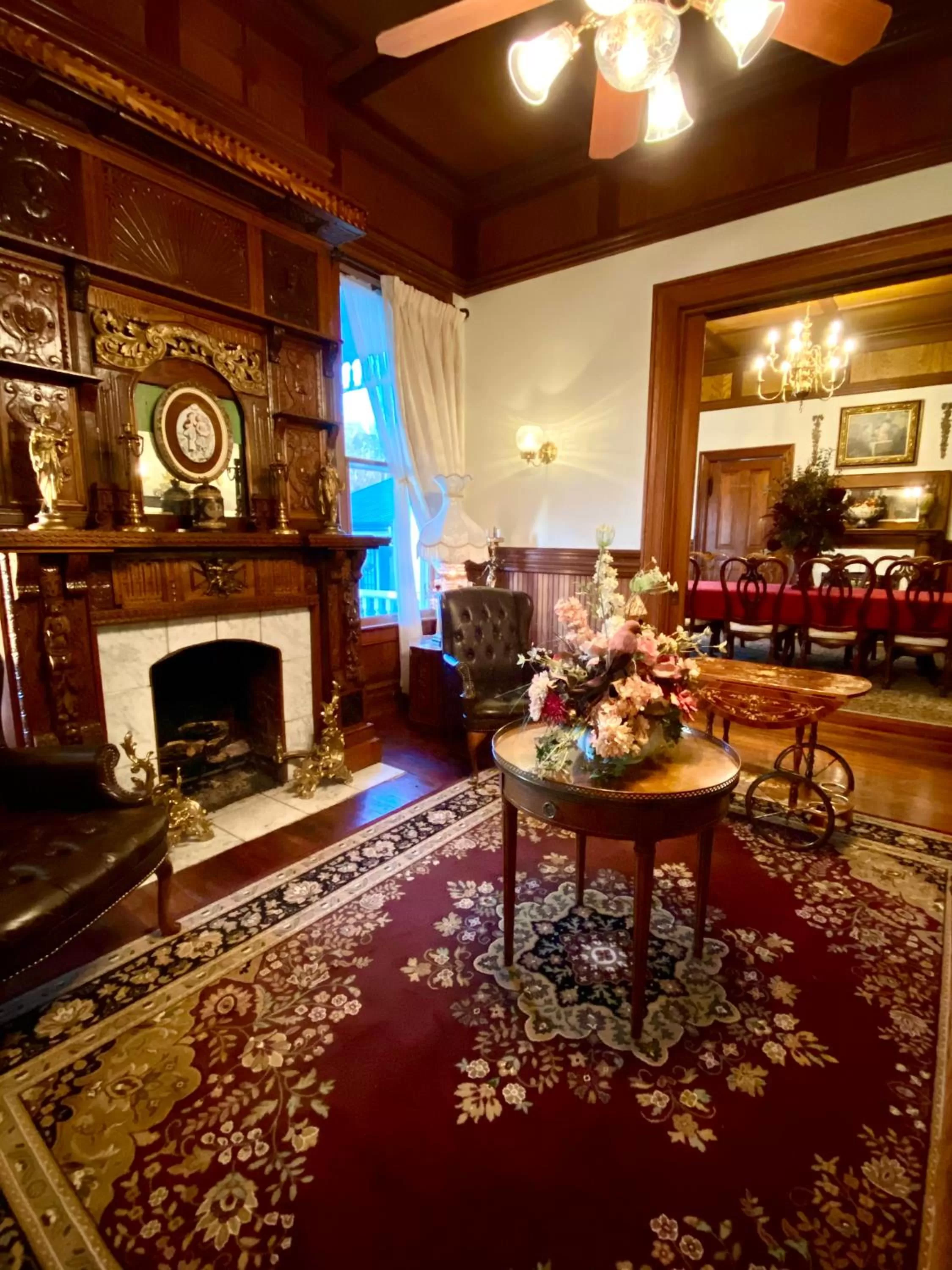 Seating area in Hogan House Bed and Breakfast at Rose Hill