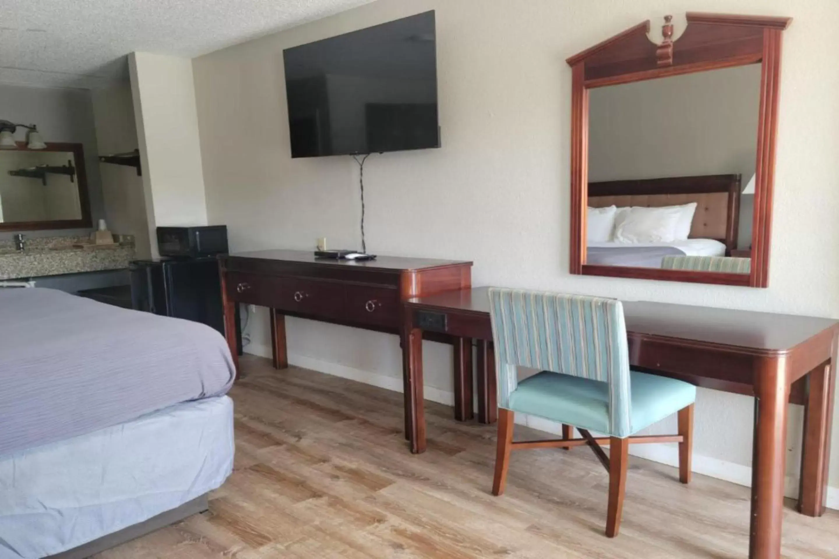 Bedroom, Bed in Western Motel, Thomasville Bedroom, Bed in Western Motel, Thomasville