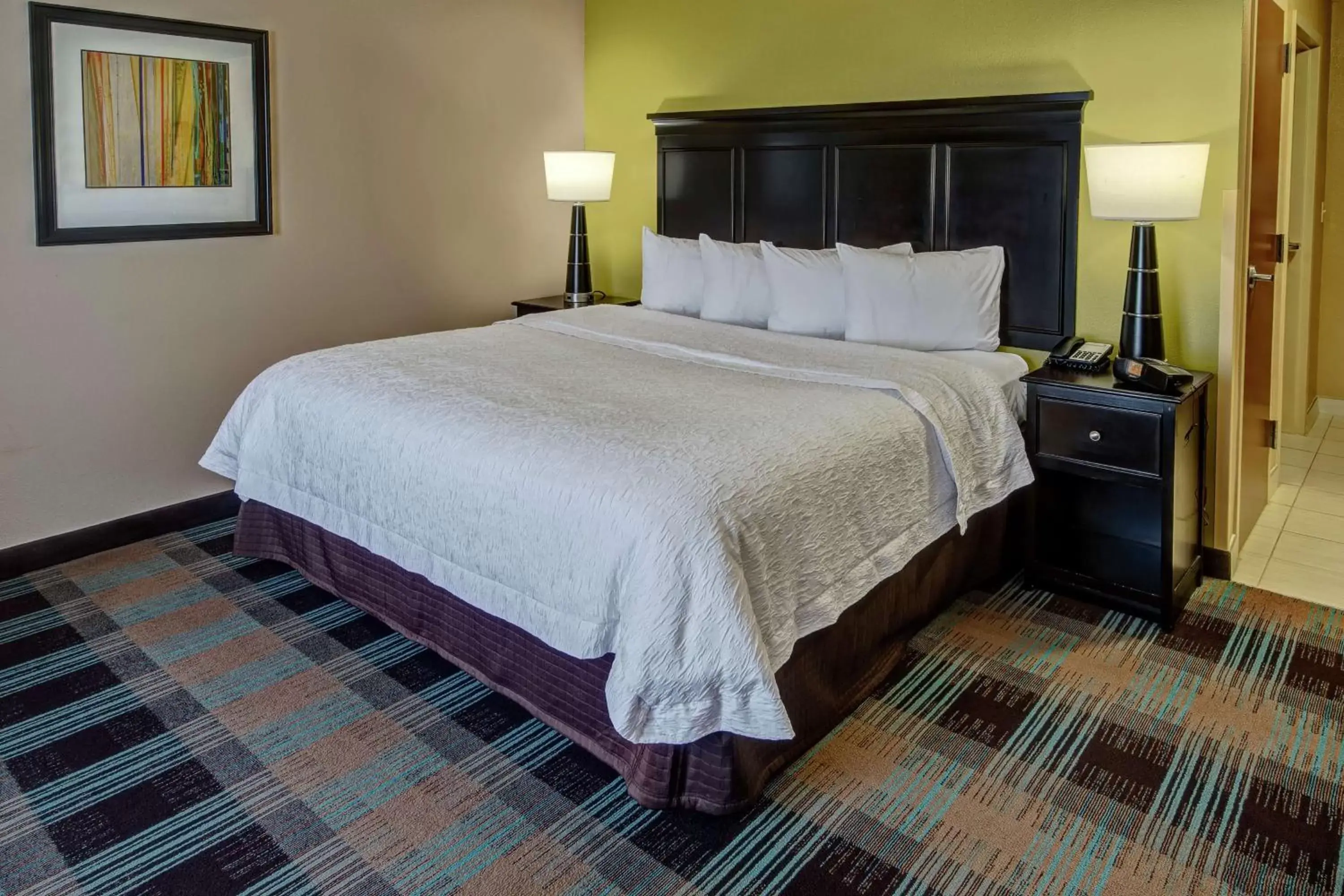 Bed in Hampton Inn & Suites Clarksville