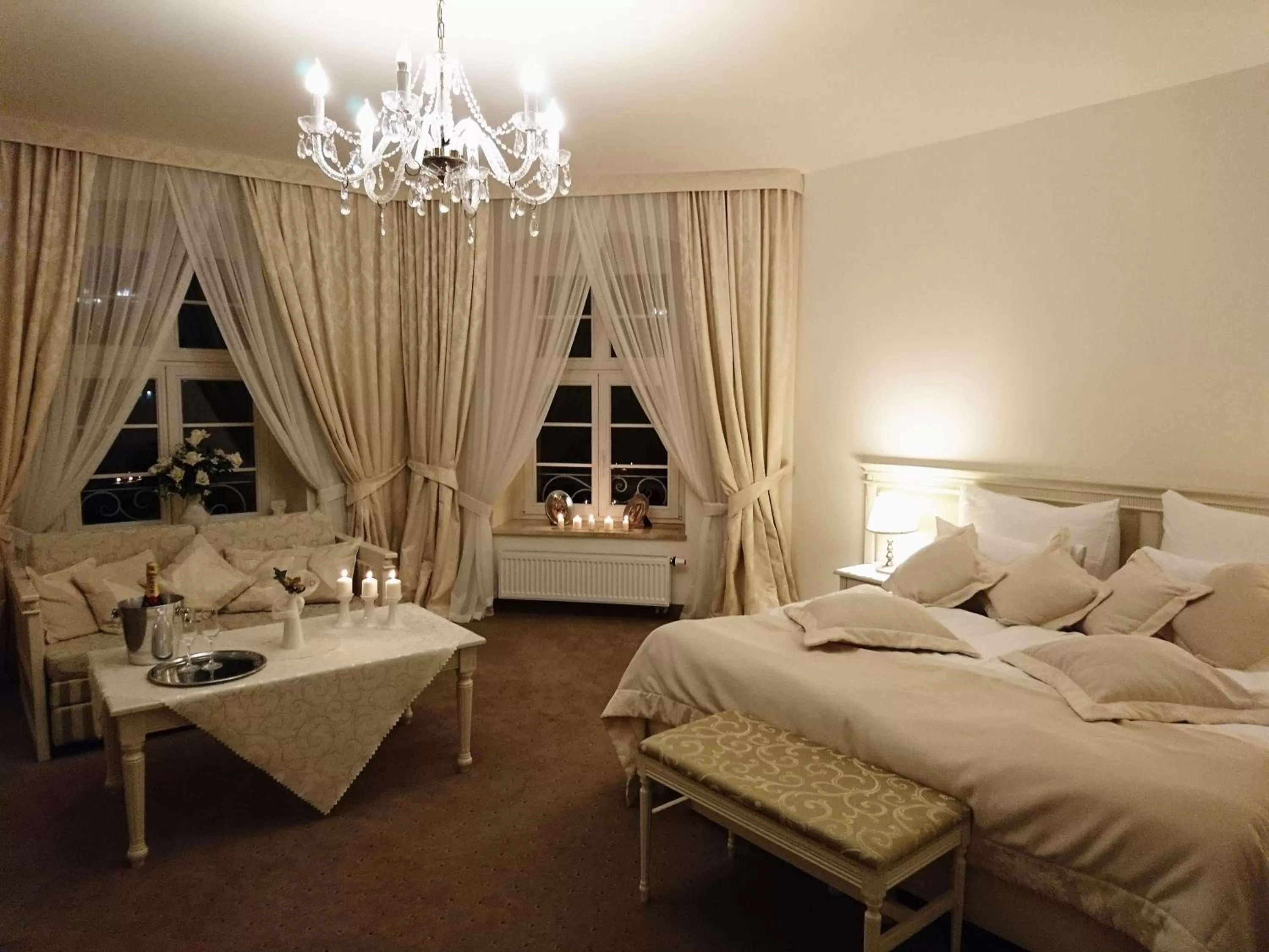 Photo of the whole room, Bed in Hotel SPA Akacjowy Dwór