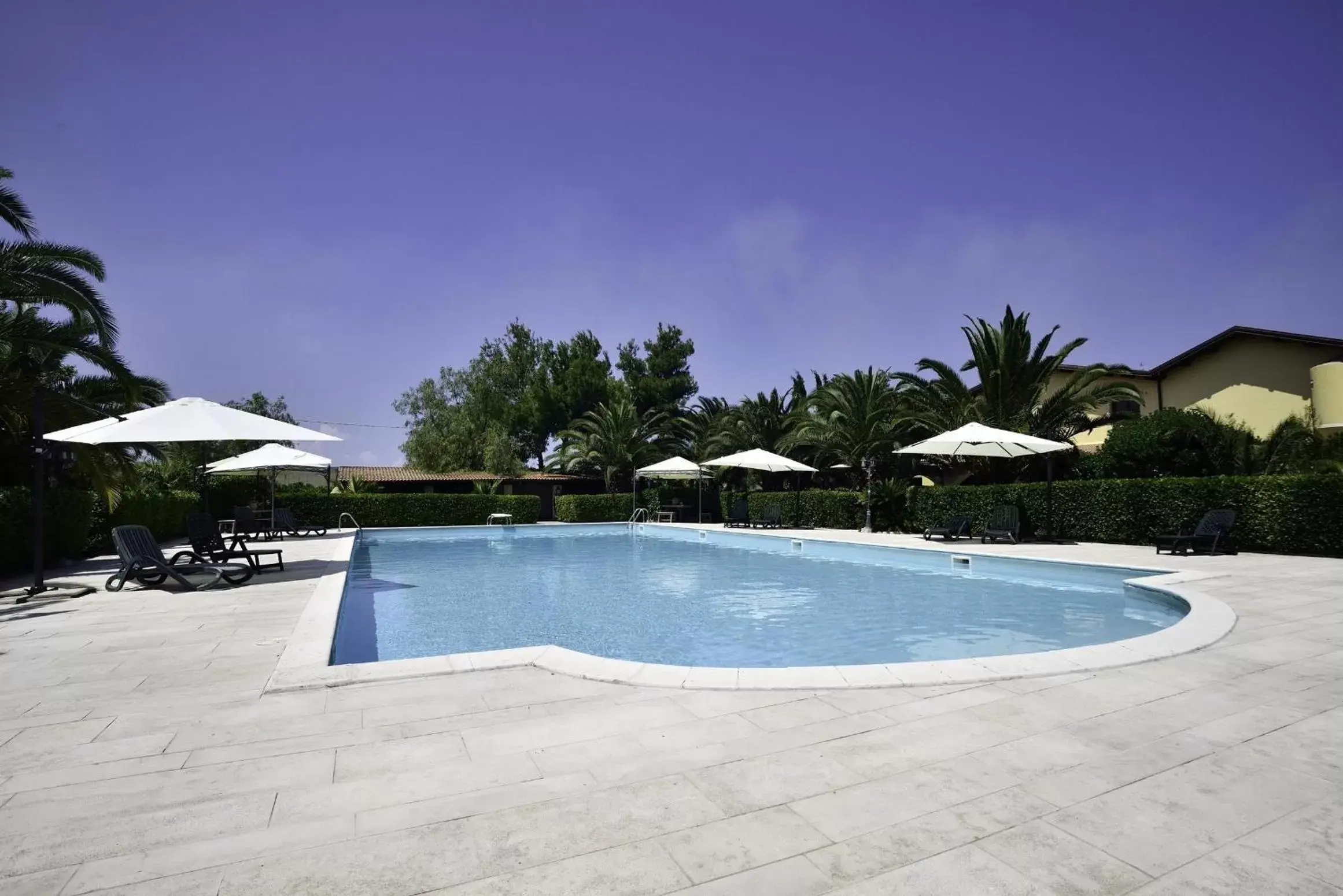 Garden, Swimming Pool in Hotel Tenuta San Francesco