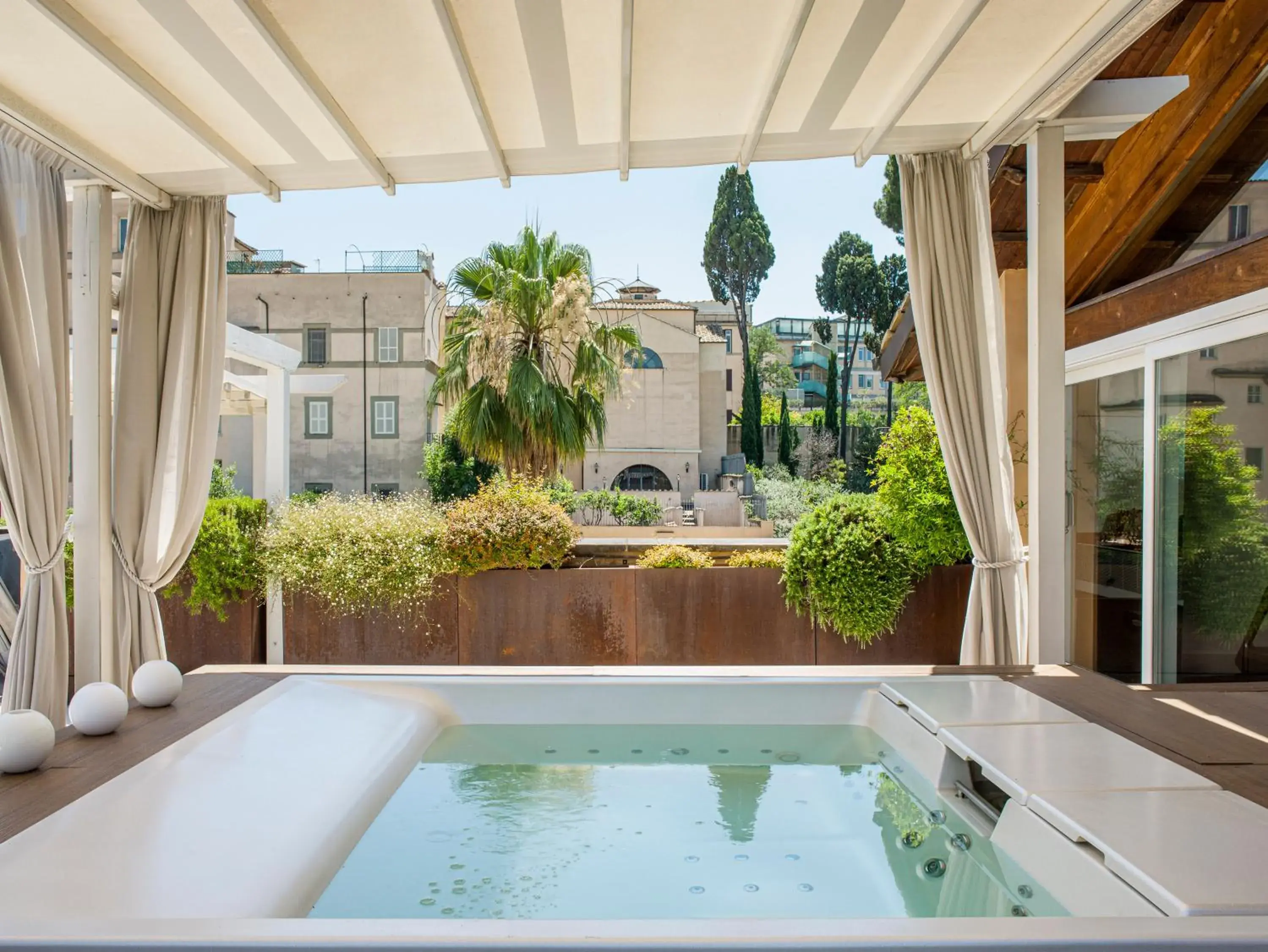 Hot Tub, Swimming Pool in Villa Agrippina Gran Meliá - The Leading Hotels of the World