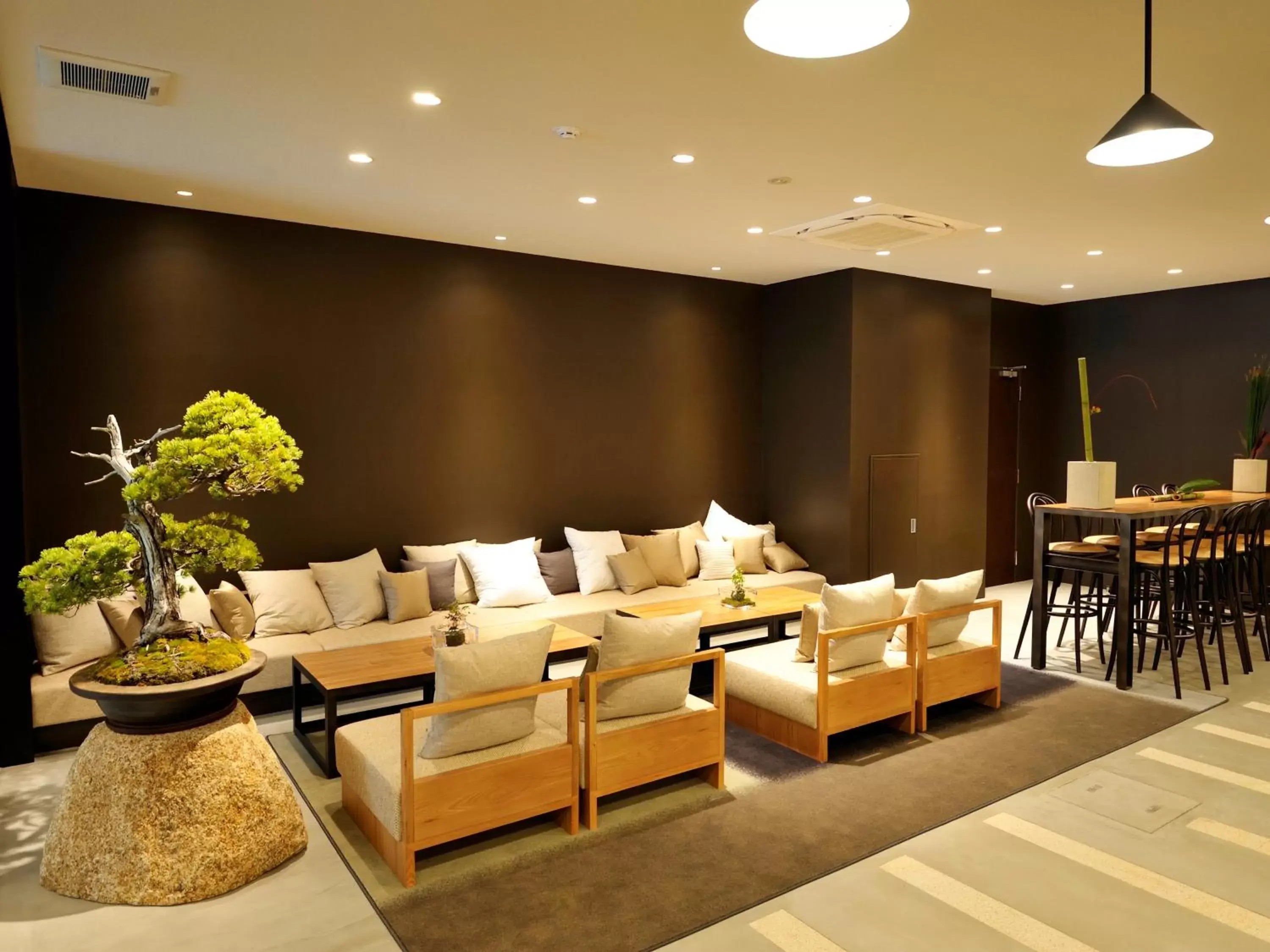 Lobby or reception, Restaurant/Places to Eat in hotel androoms Osaka Hommachi