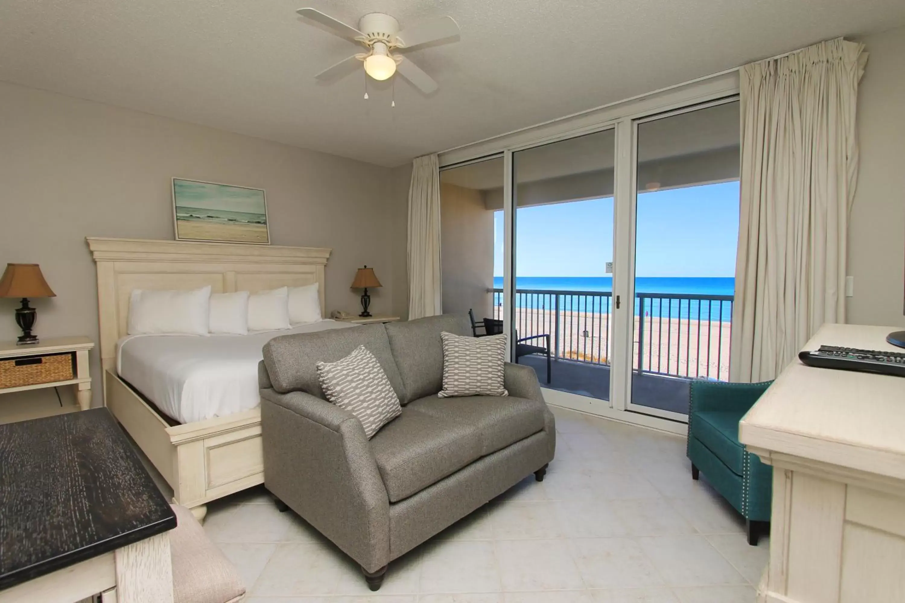 Living room, Seating Area in Majestic Beach Resort, Panama City Beach, Fl