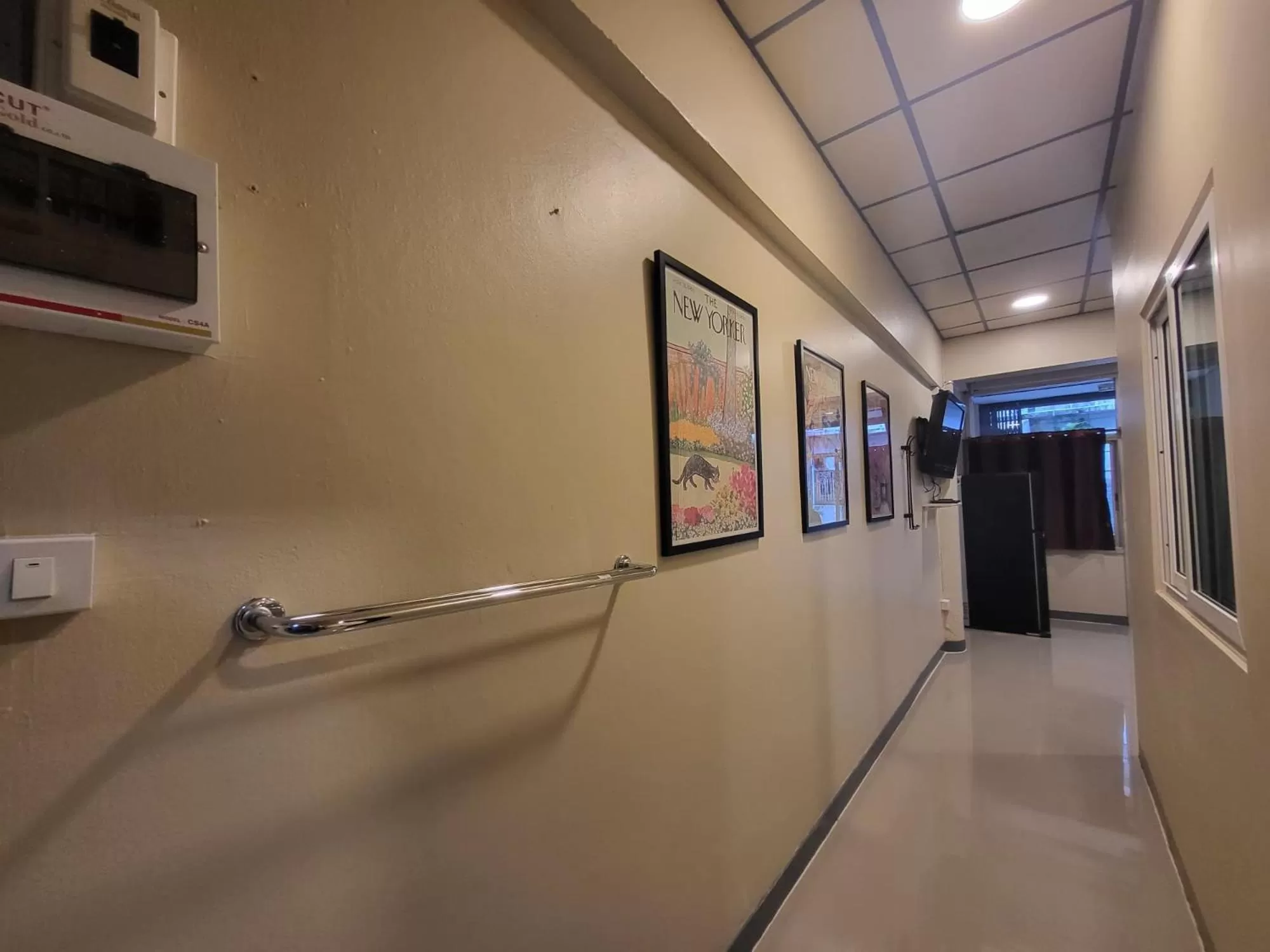 Achcha hotel - itsaraphap MRT station - Wat Arun