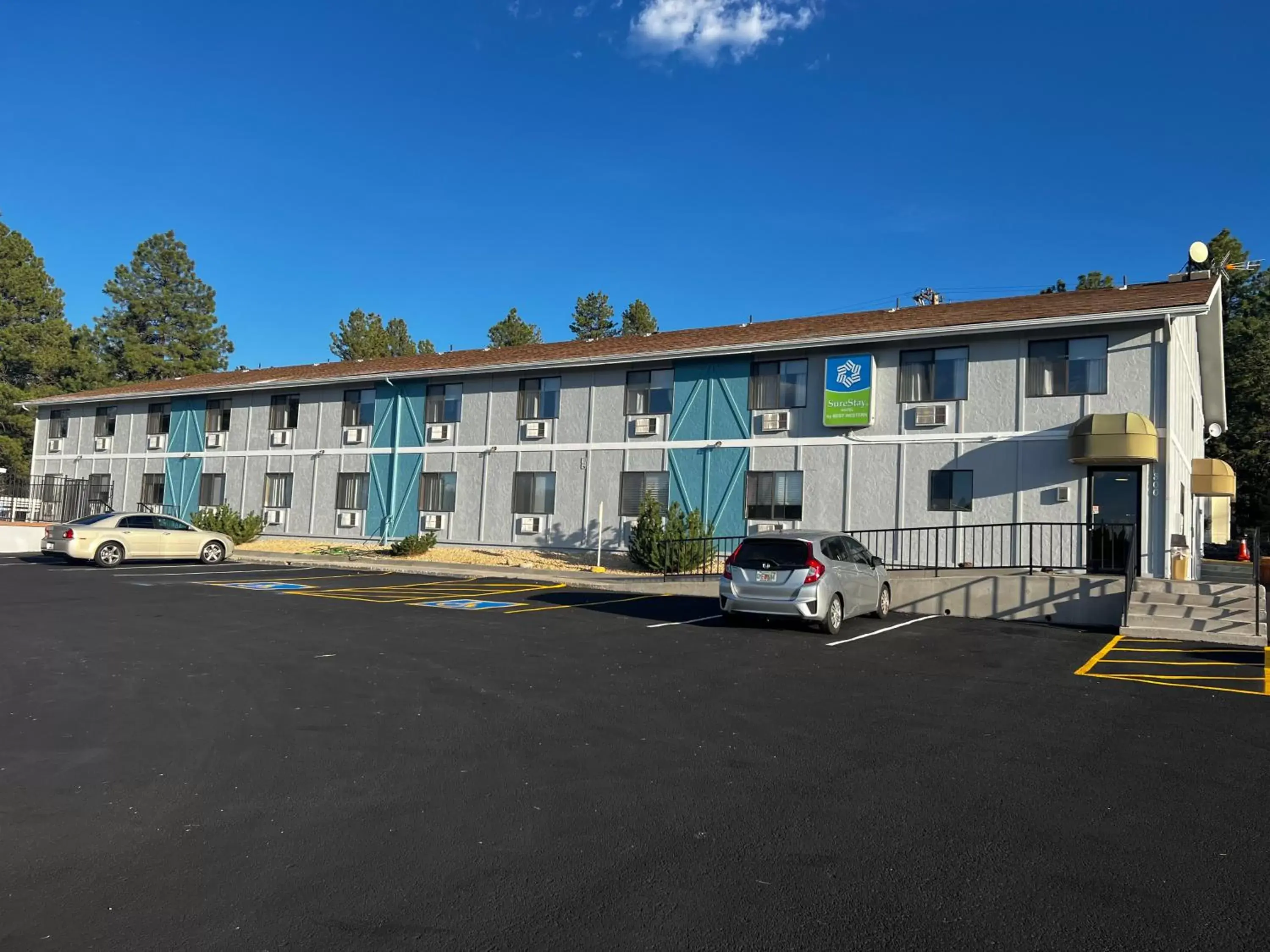 Property Building in SureStay Hotel by Best Western Williams - Grand Canyon