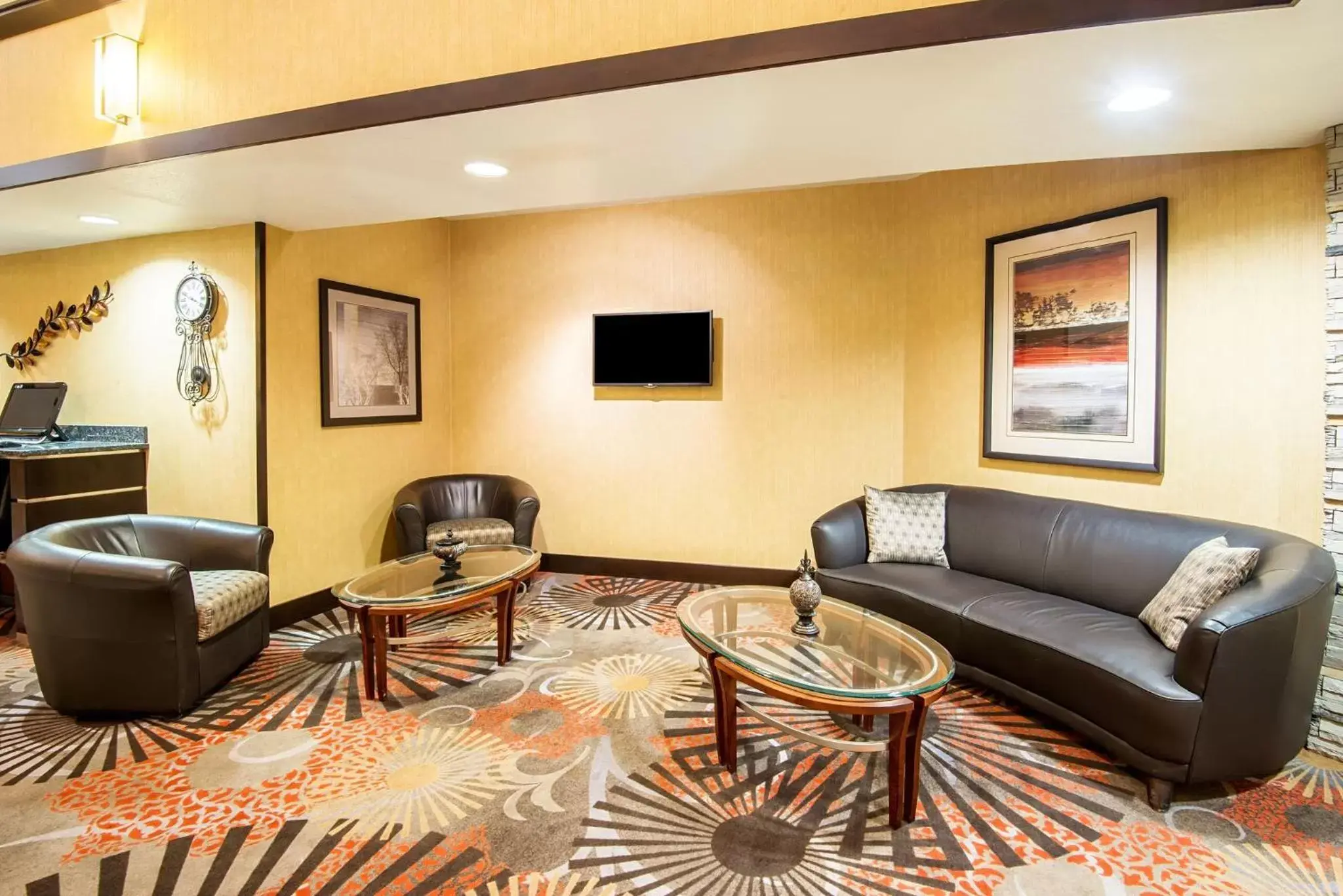 Property building, Seating Area in Holiday Inn Express Casper I-25, an IHG Hotel