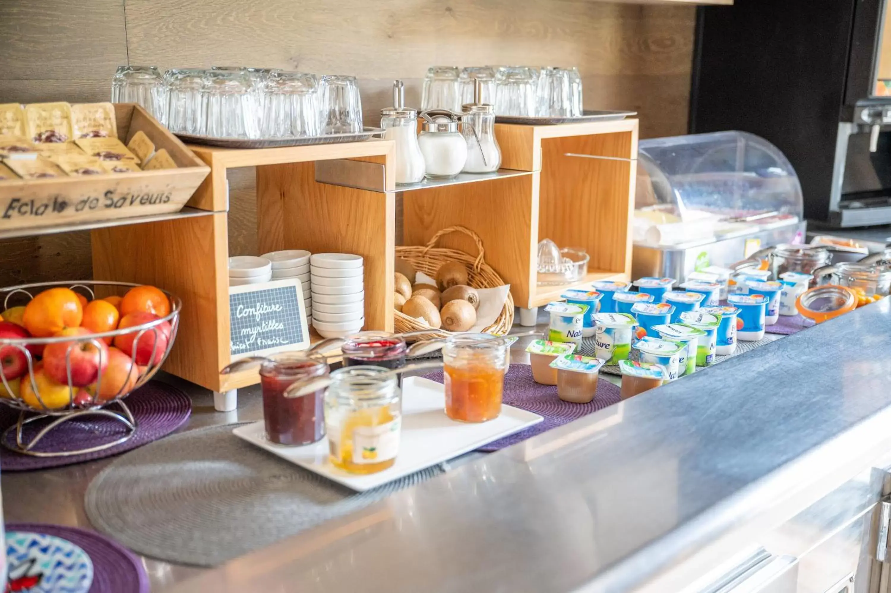 Breakfast in Hôtel Saint Laurent