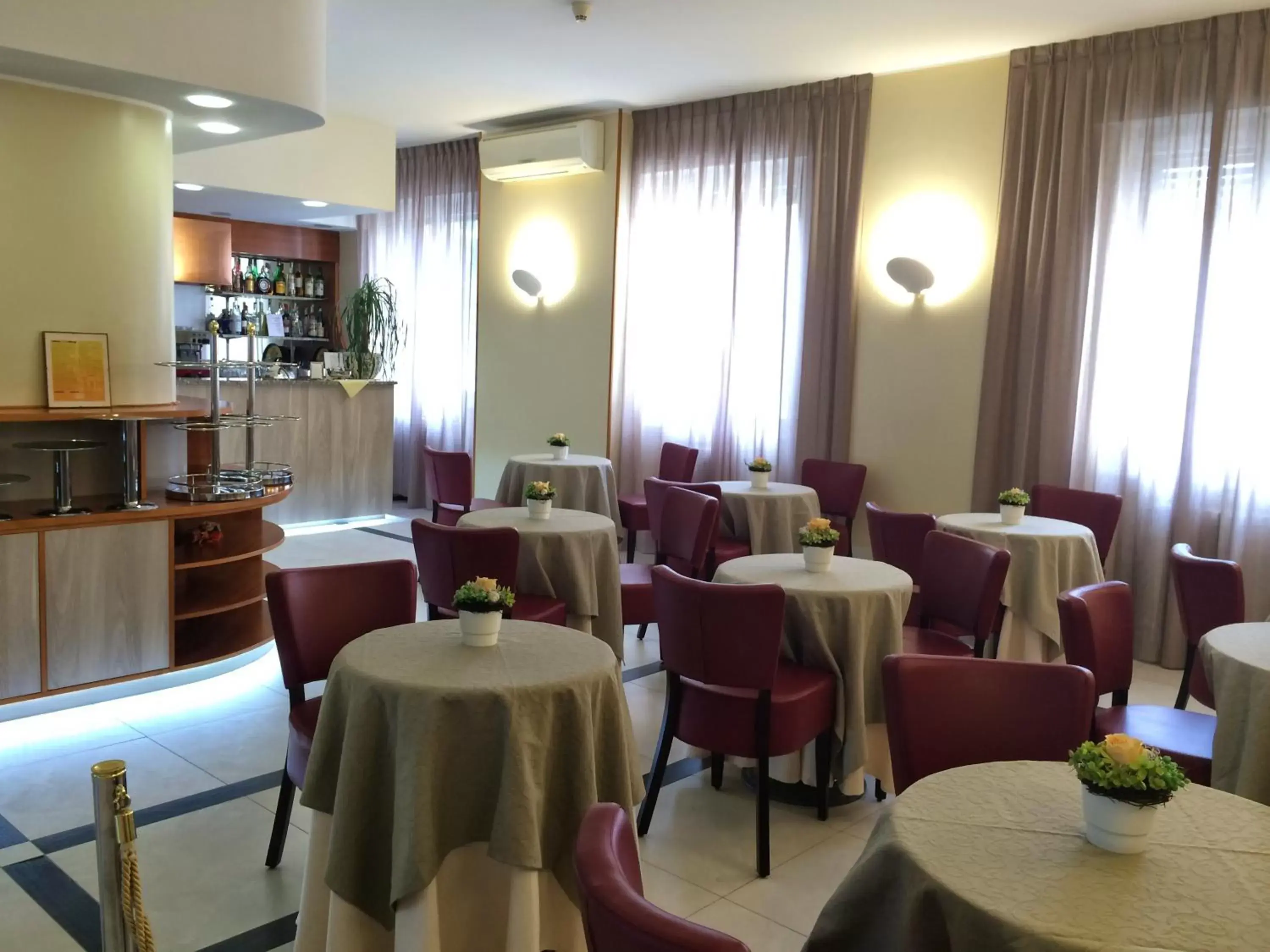 Lounge or bar, Restaurant/Places to Eat in Hotel Arcobaleno