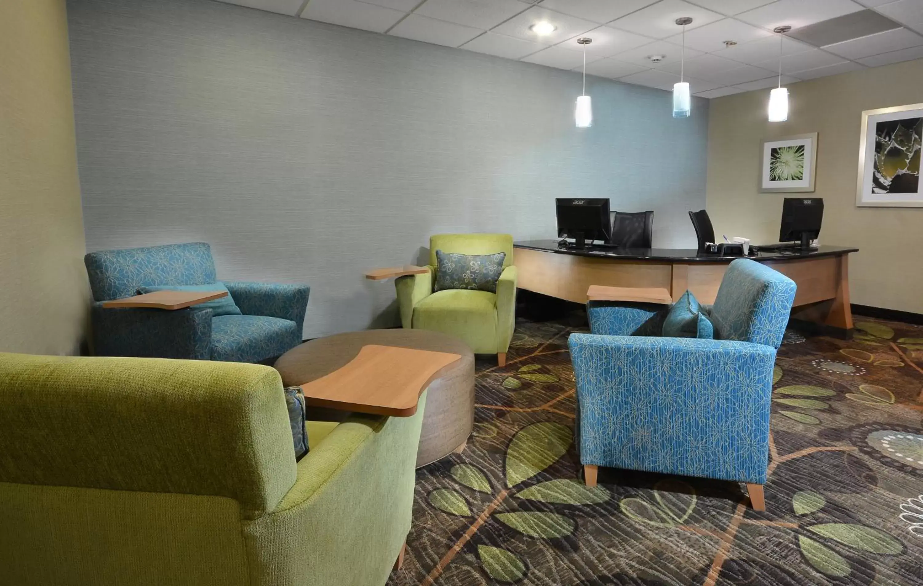 Property building, Seating Area in Holiday Inn Express Hotel & Suites High Point South, an IHG Hotel