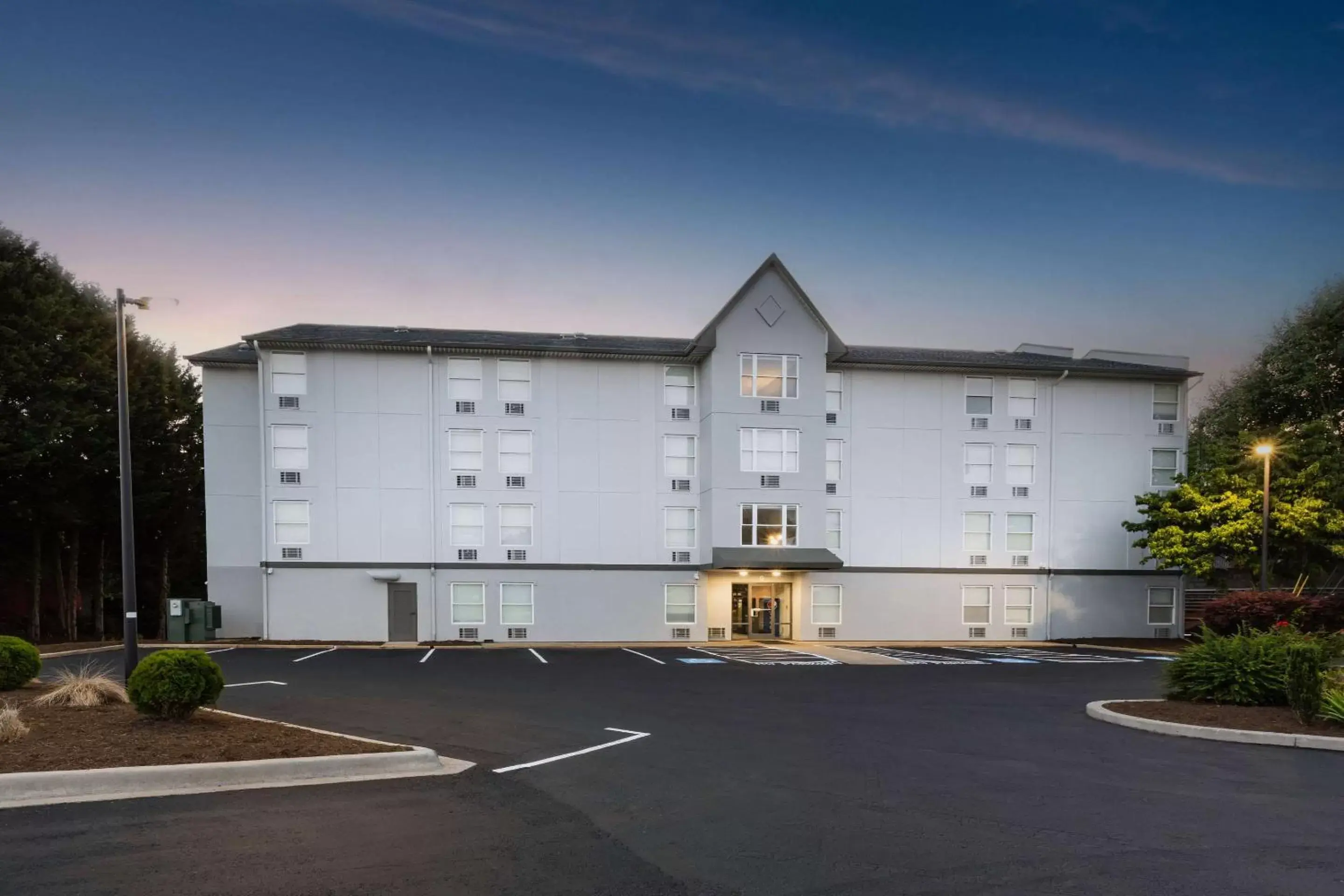 Property Building in Rodeway Inn & Suites near Outlet Mall - Asheville