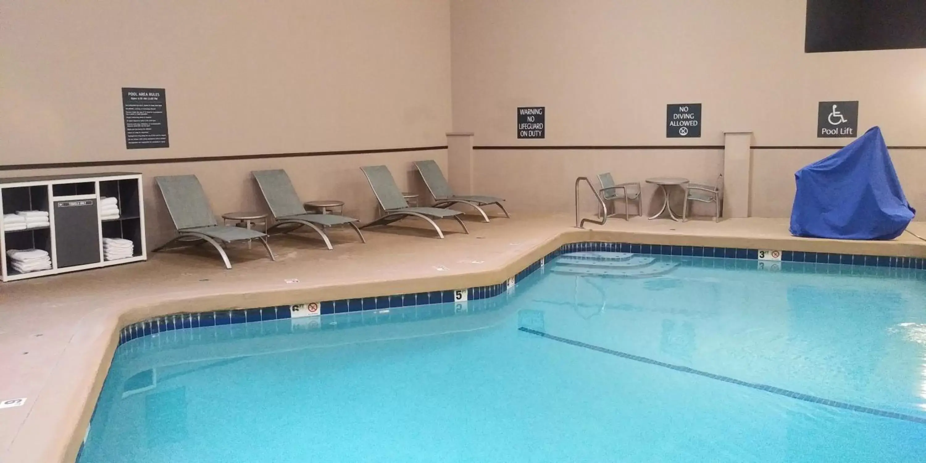 Swimming Pool in Holiday Inn Portland South/Wilsonville, an IHG Hotel