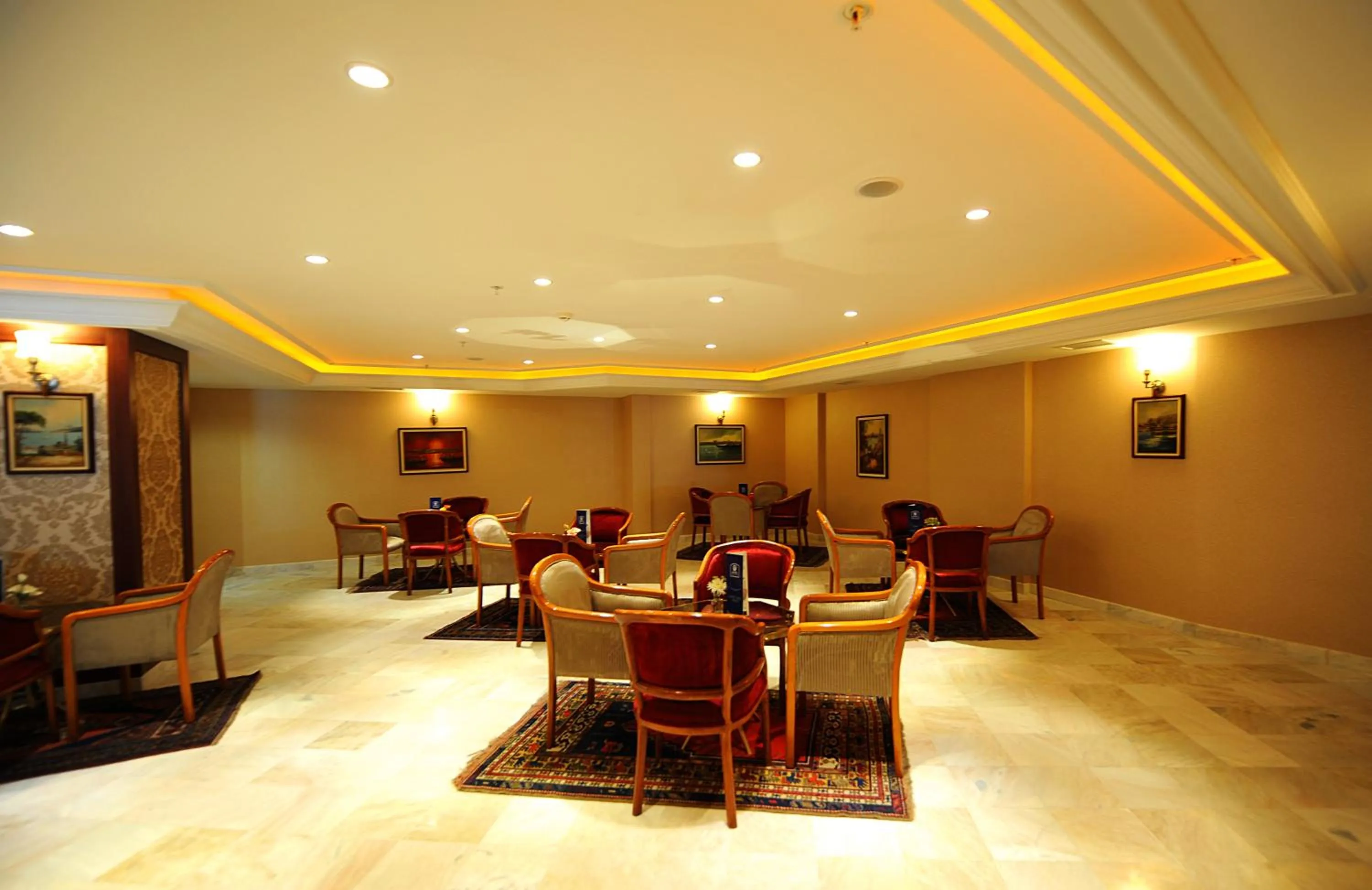 Lobby or reception in Askoc Hotel & SPA