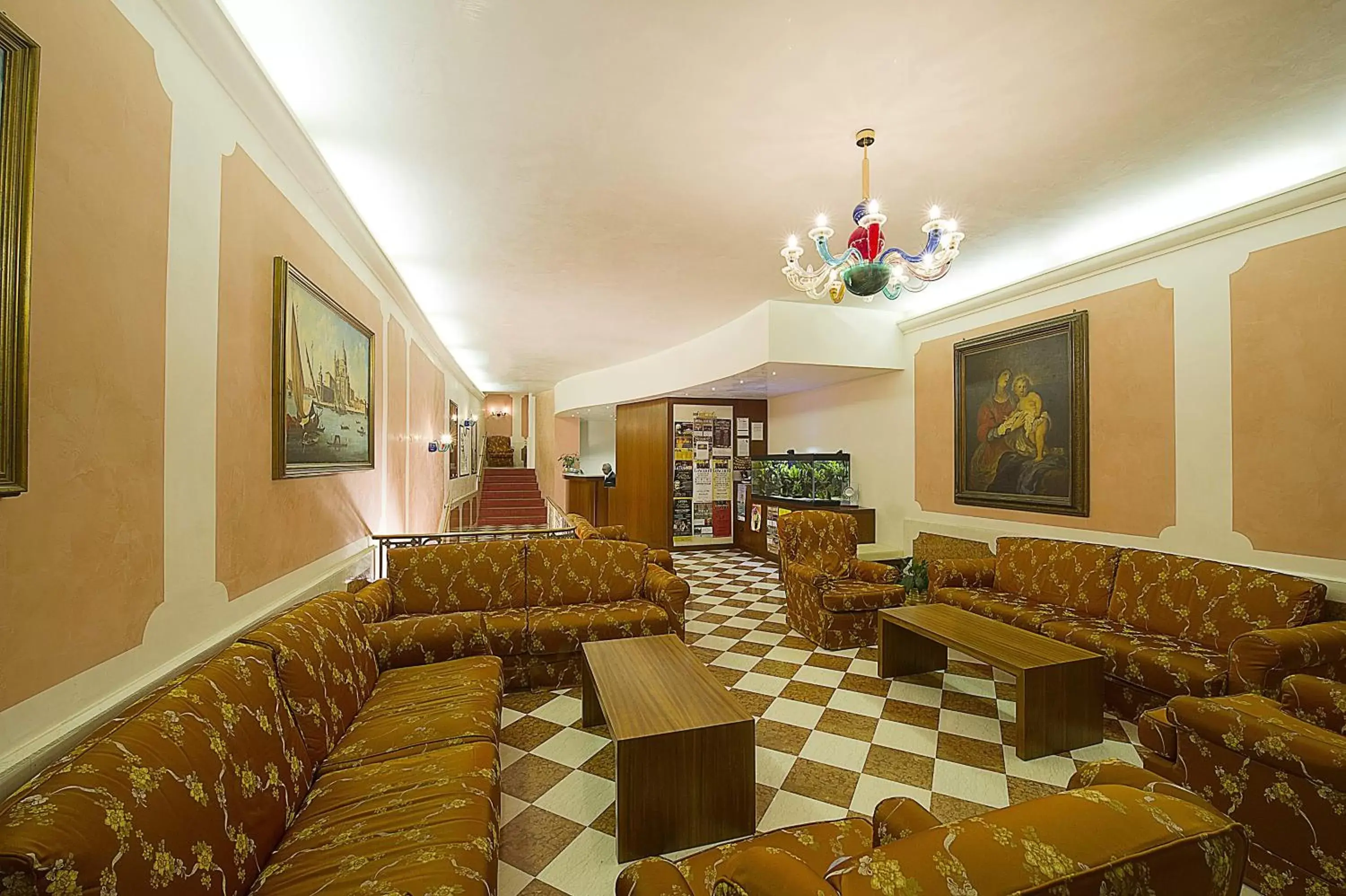 Communal lounge/ TV room, Restaurant/Places to Eat in Hotel Nazionale