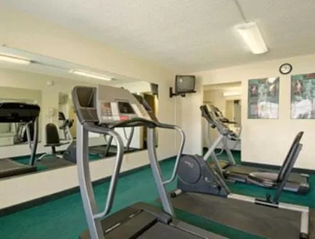 Fitness centre/facilities in Days Inn by Wyndham Paducah I-24 Exit 4