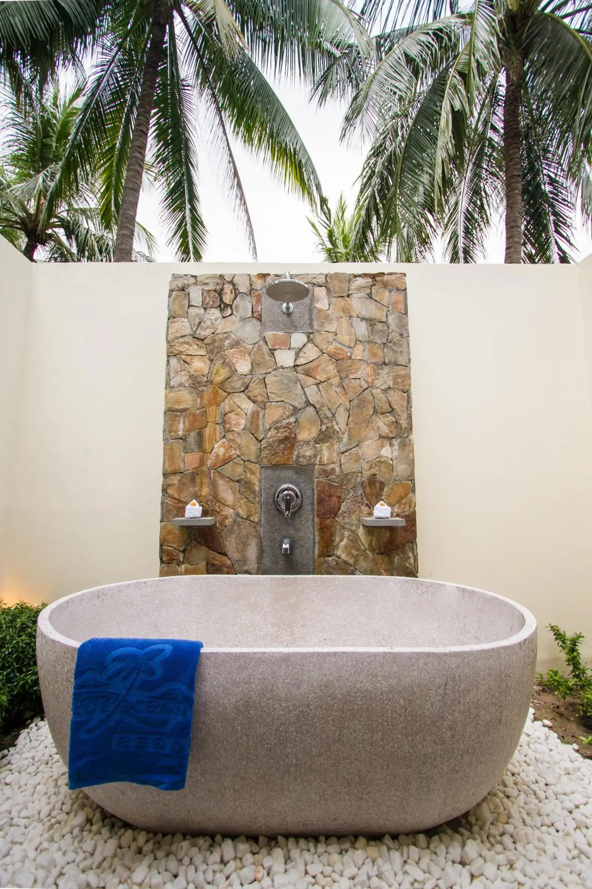 Shower, Bathroom in Blue Ocean Resort