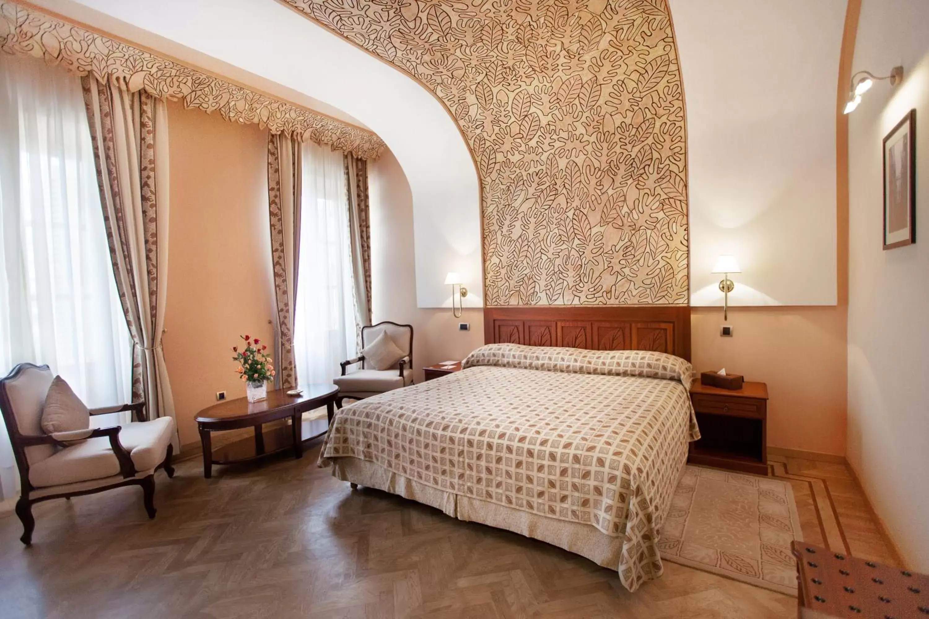 Bedroom, Bed in Grand Hotel Villa de France