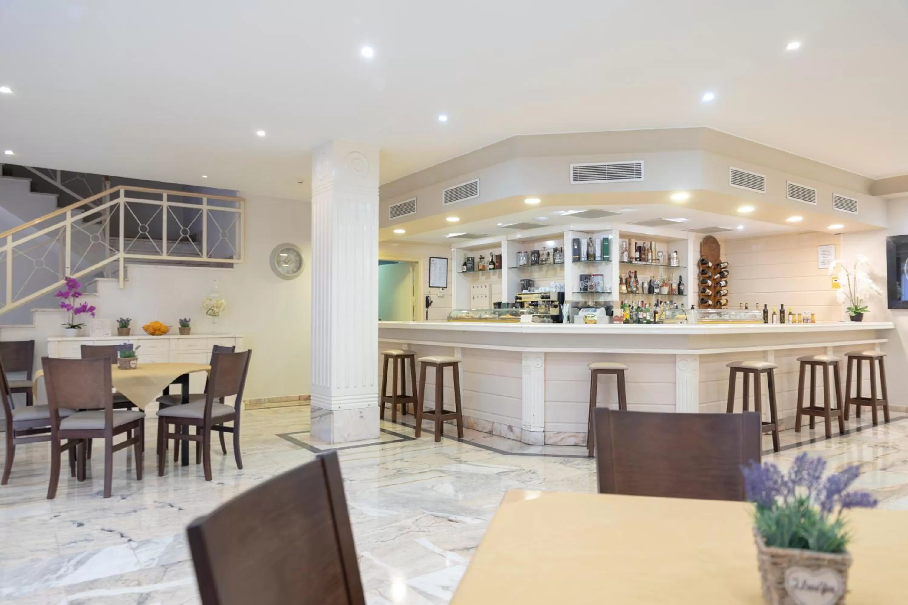 Lounge or bar in Hotel Ramomar