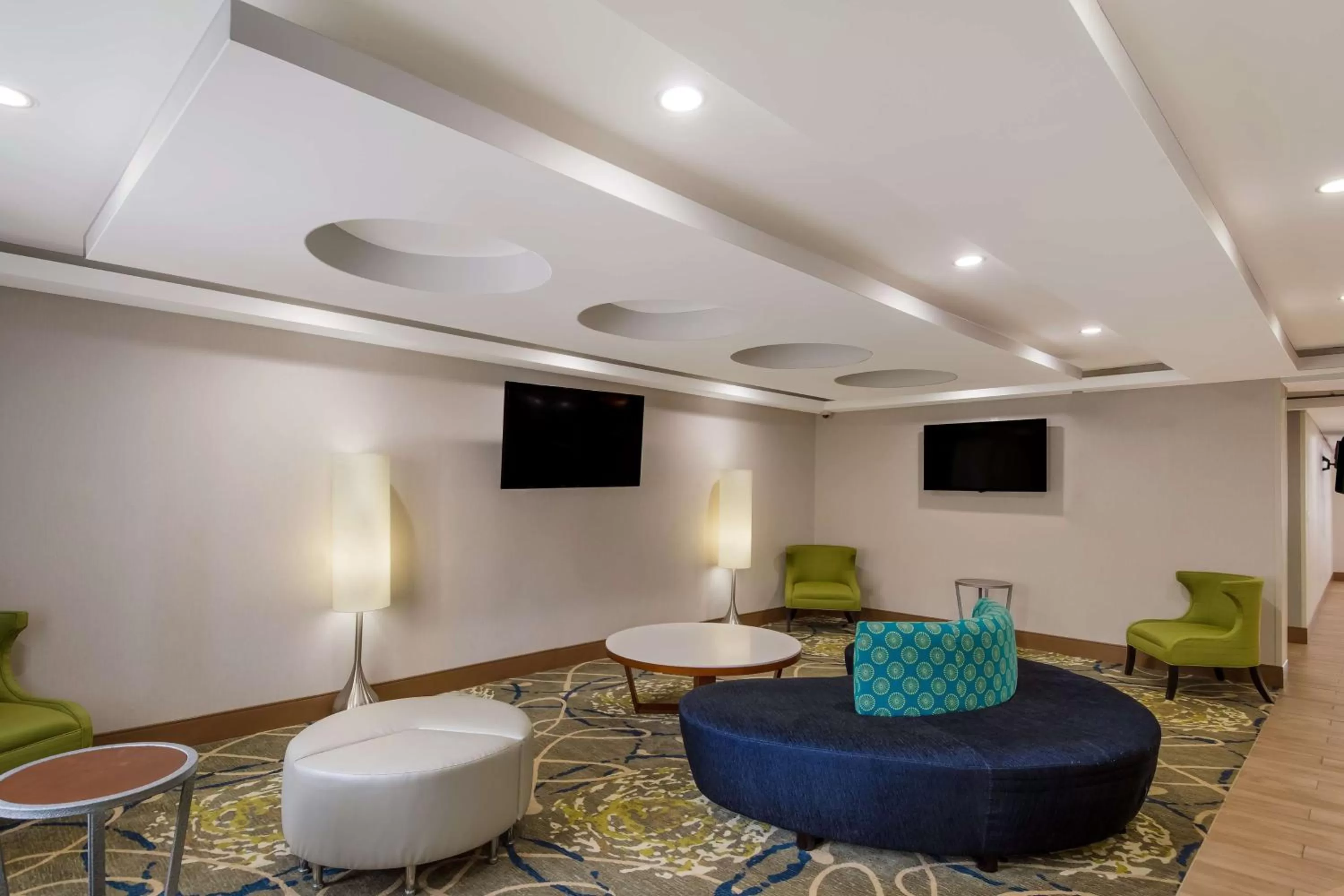 Lobby or reception in Milford Inn