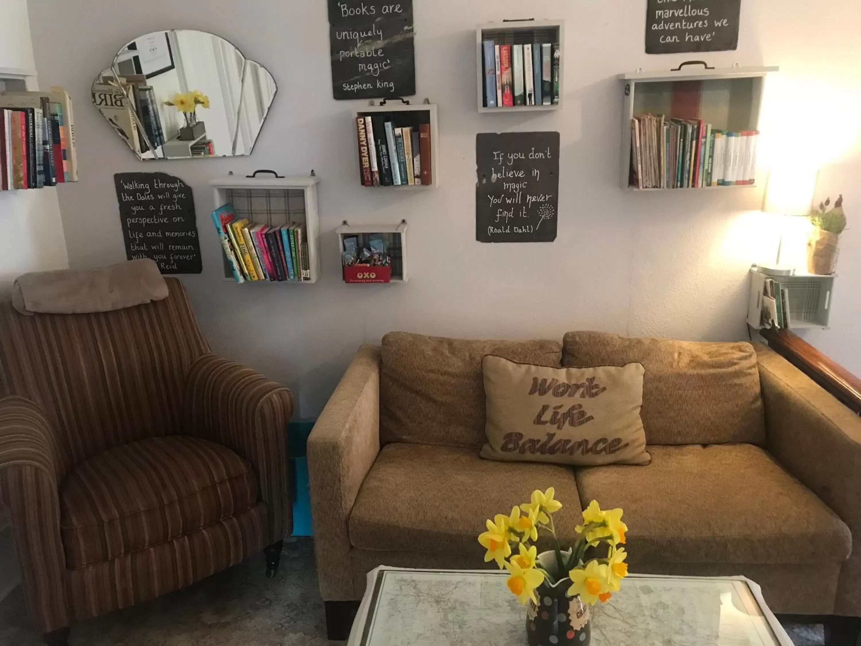 Library, Seating Area in Craiglands Bed and Breakfast, Grassington