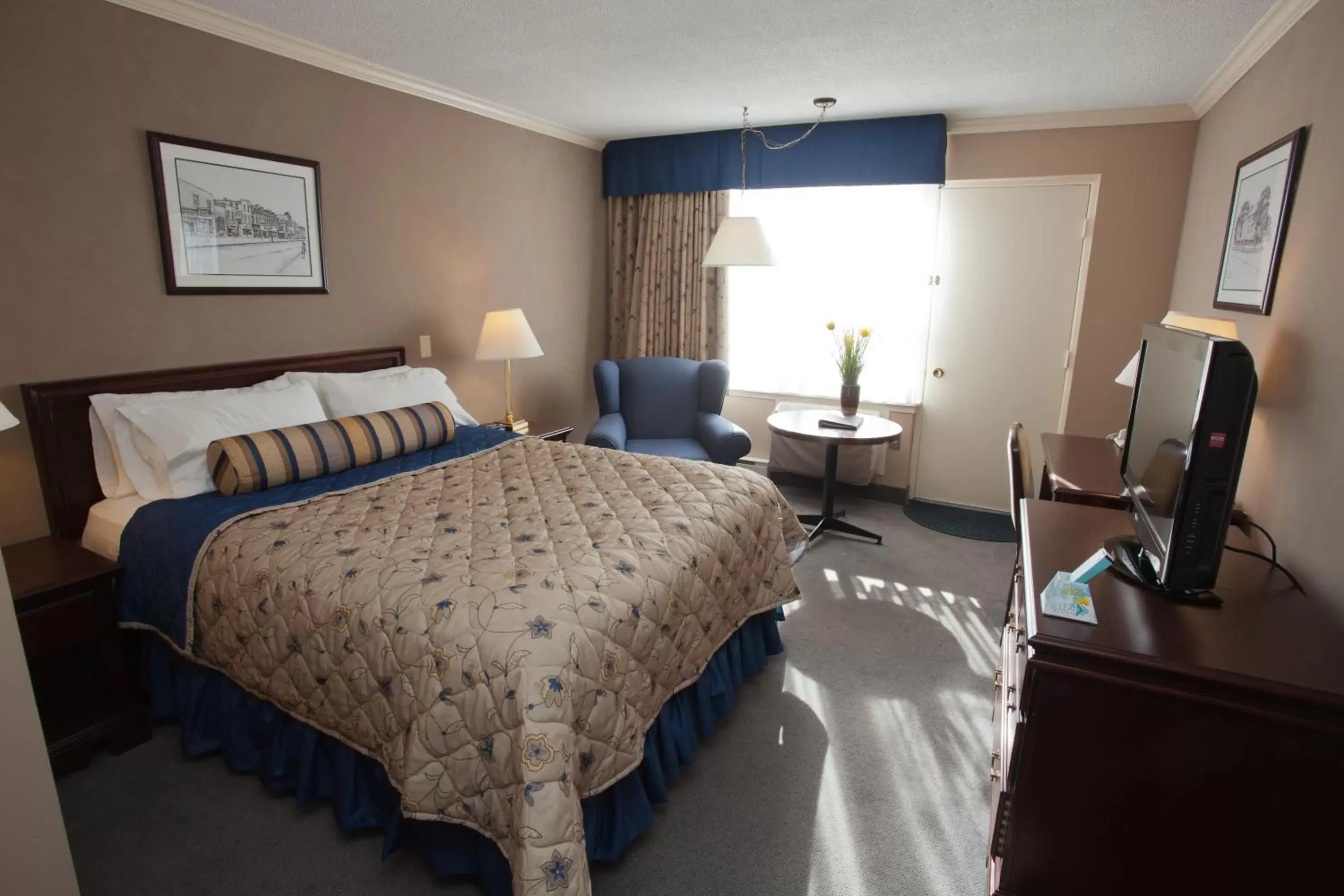 Decorative detail, Bed in The Fredericton Inn