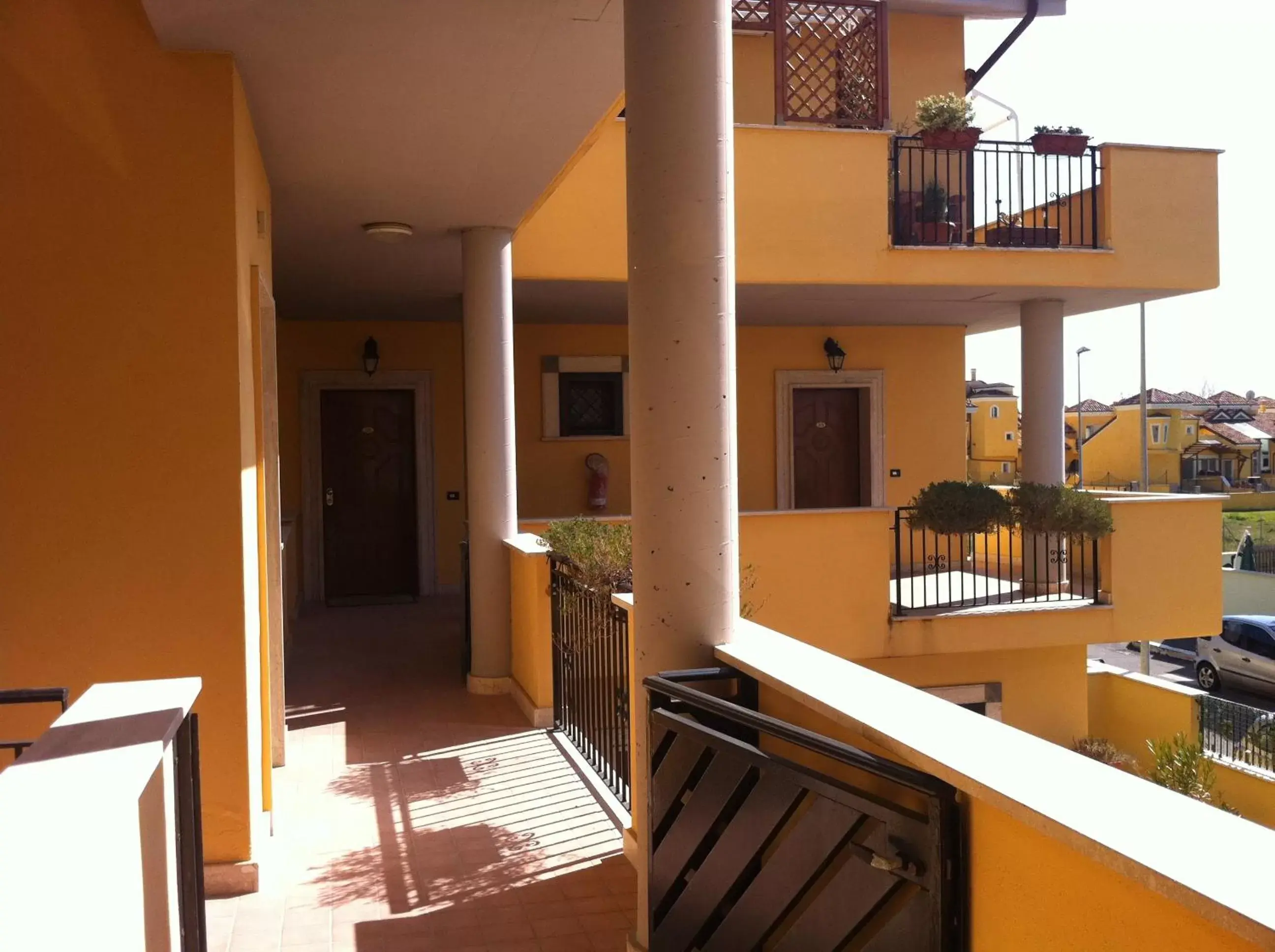 Facade/entrance, Balcony/Terrace in Hotel La Maison Jolie