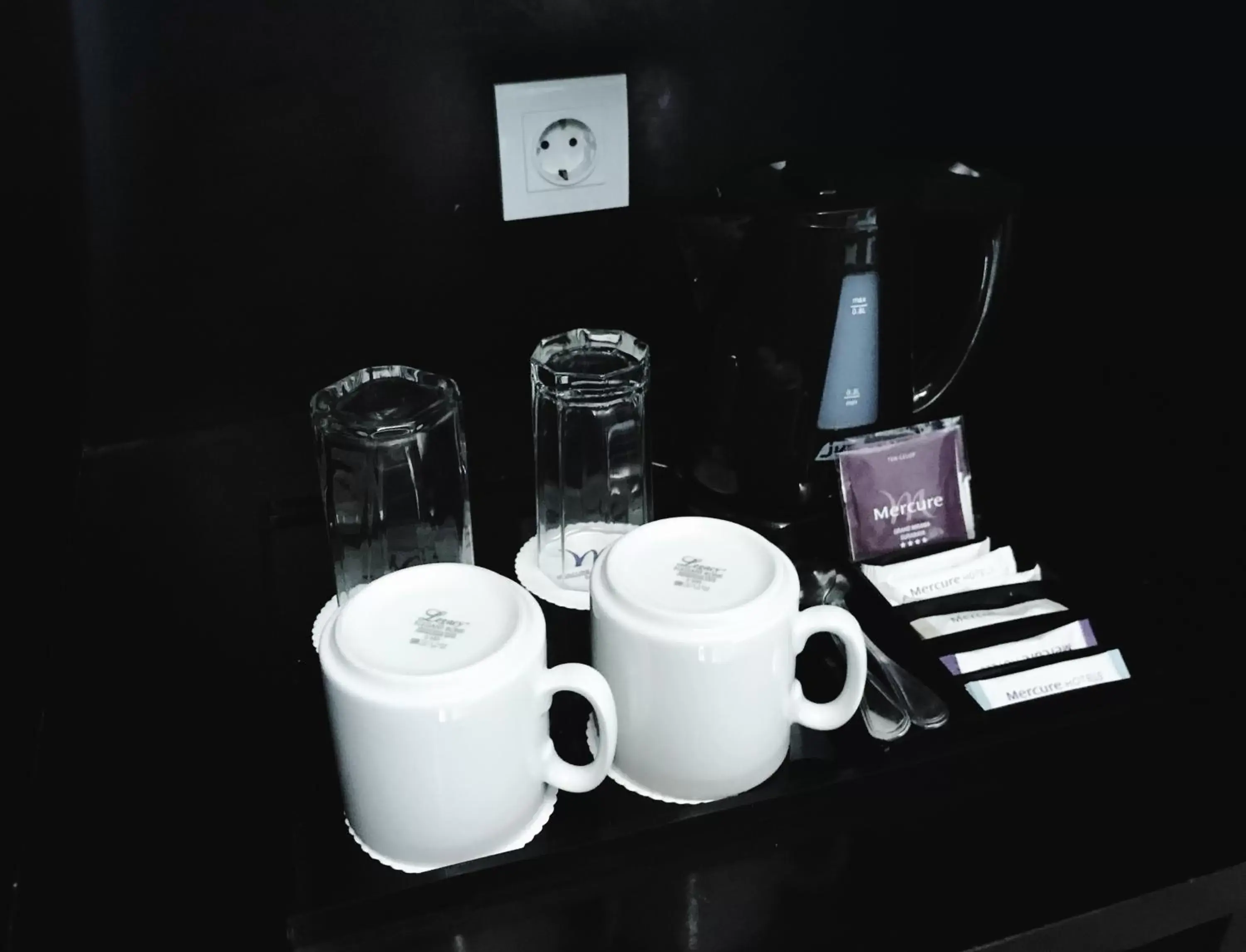 Coffee/tea facilities in Mercure Surabaya