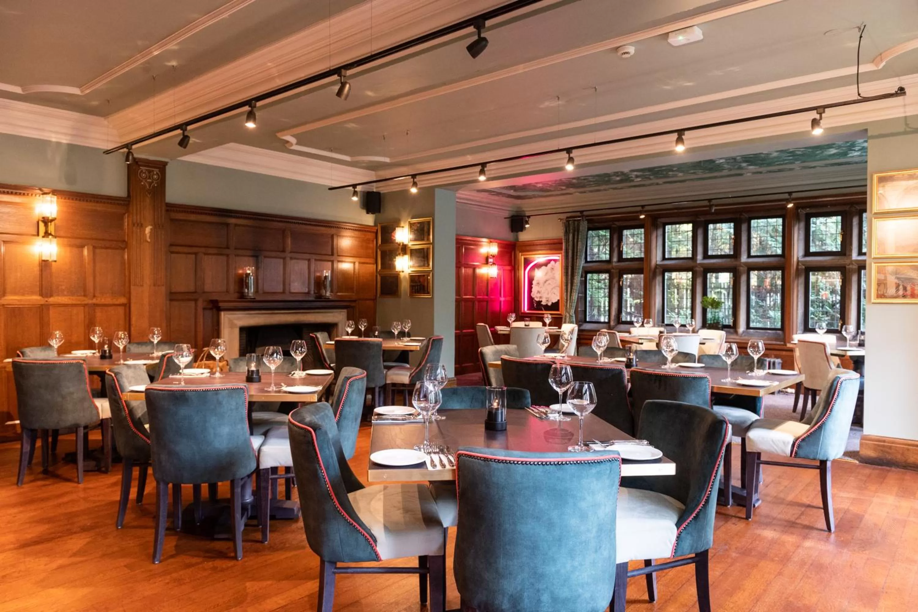 Restaurant/places to eat in The Pine Marten by Innkeeper's Collection