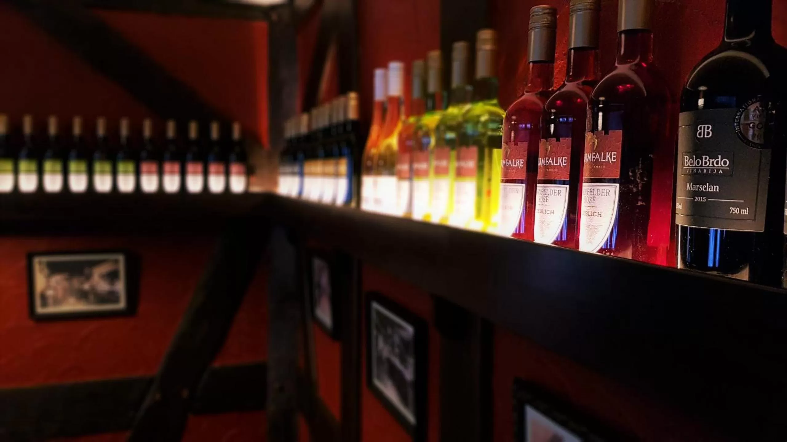 Restaurant/places to eat in Roastineer Hotel